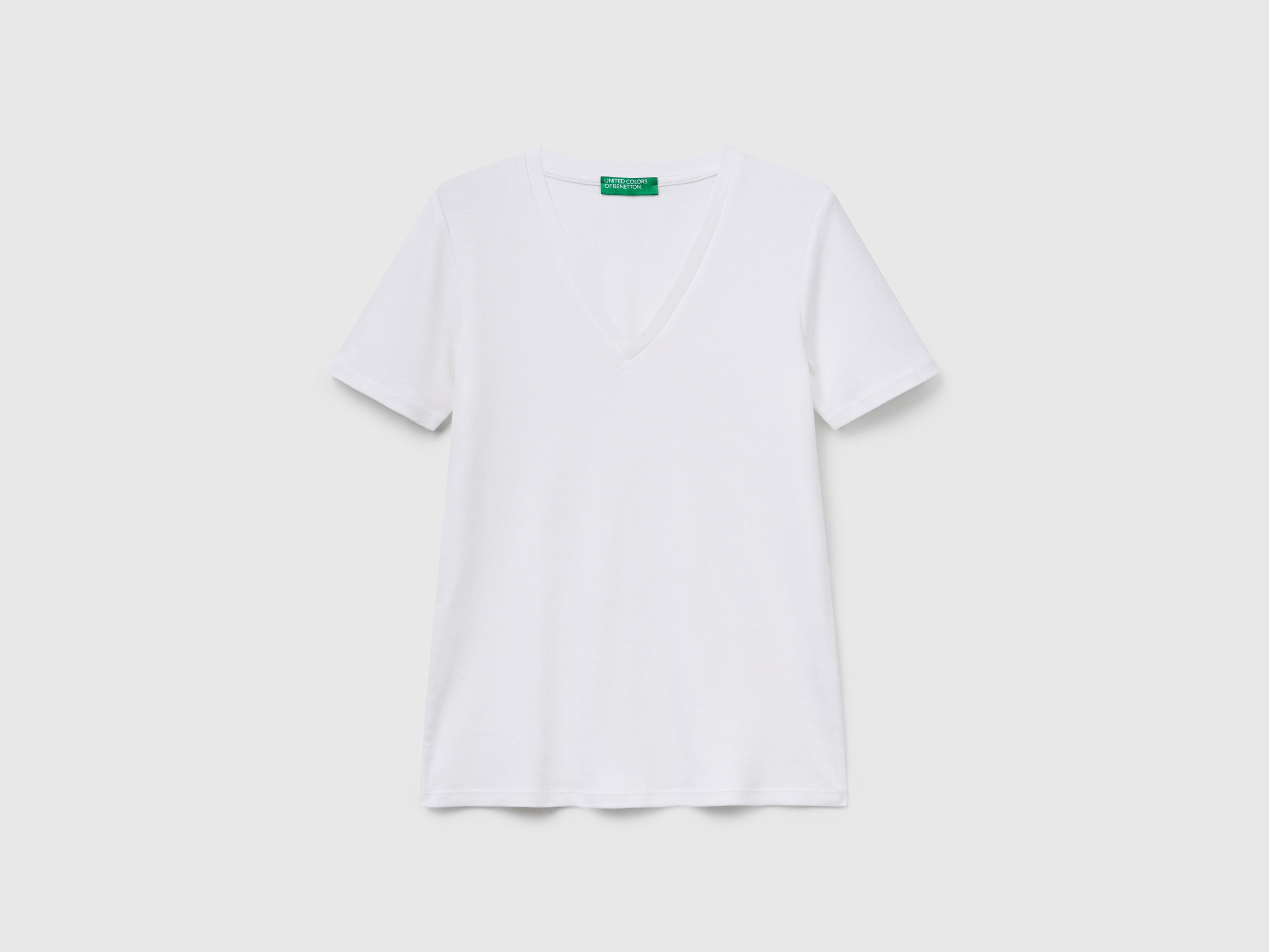 T-shirt em algodão puro com decote em V - ucb_image_FS