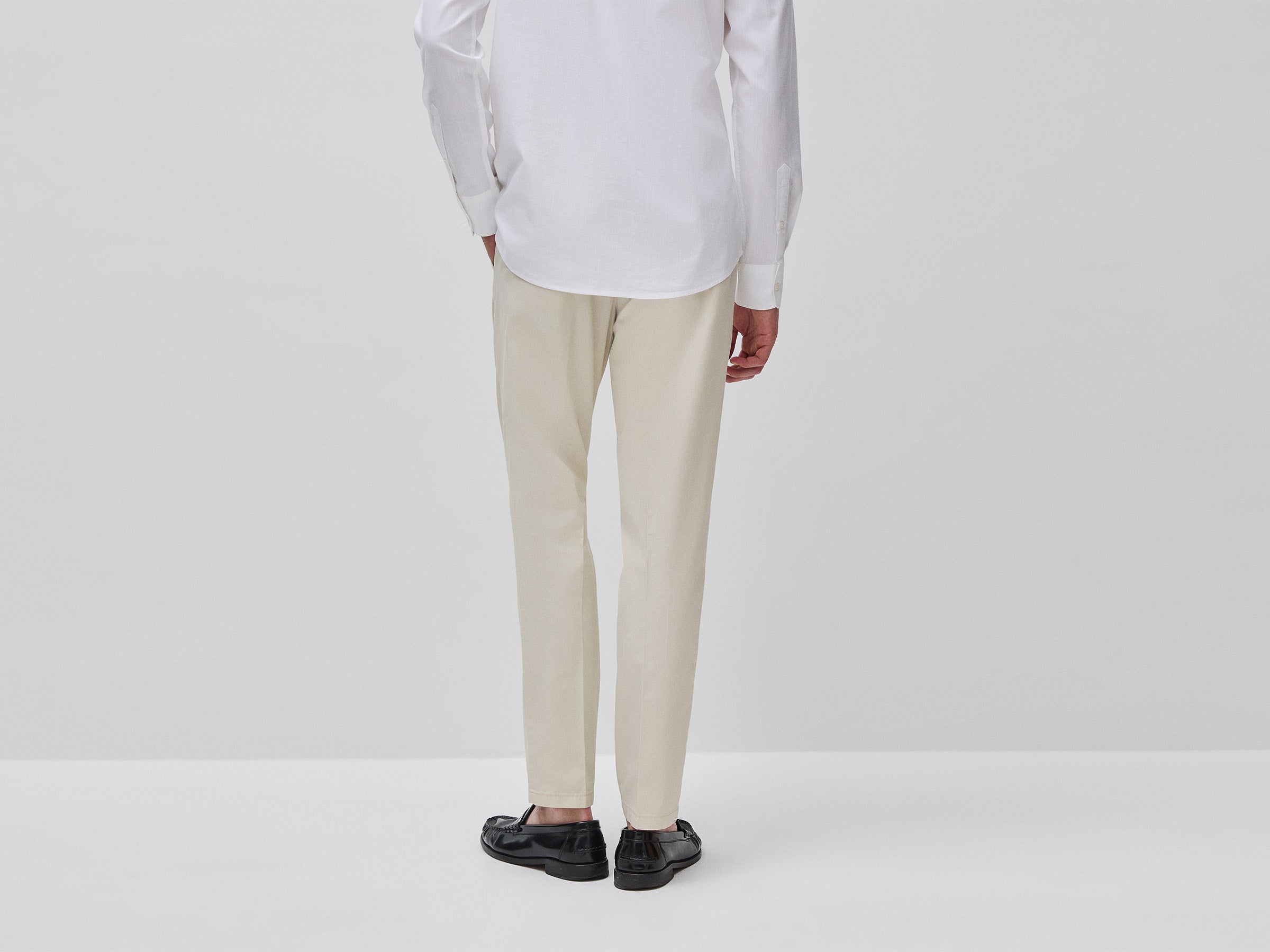 Chinos slim fit em algodão leve - ucb_image_B