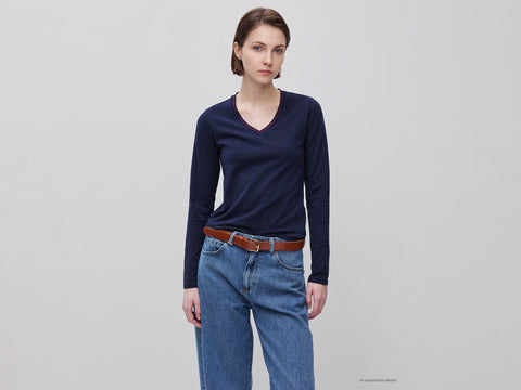 T-shirt ajustada com decote em V - ucb_image_F