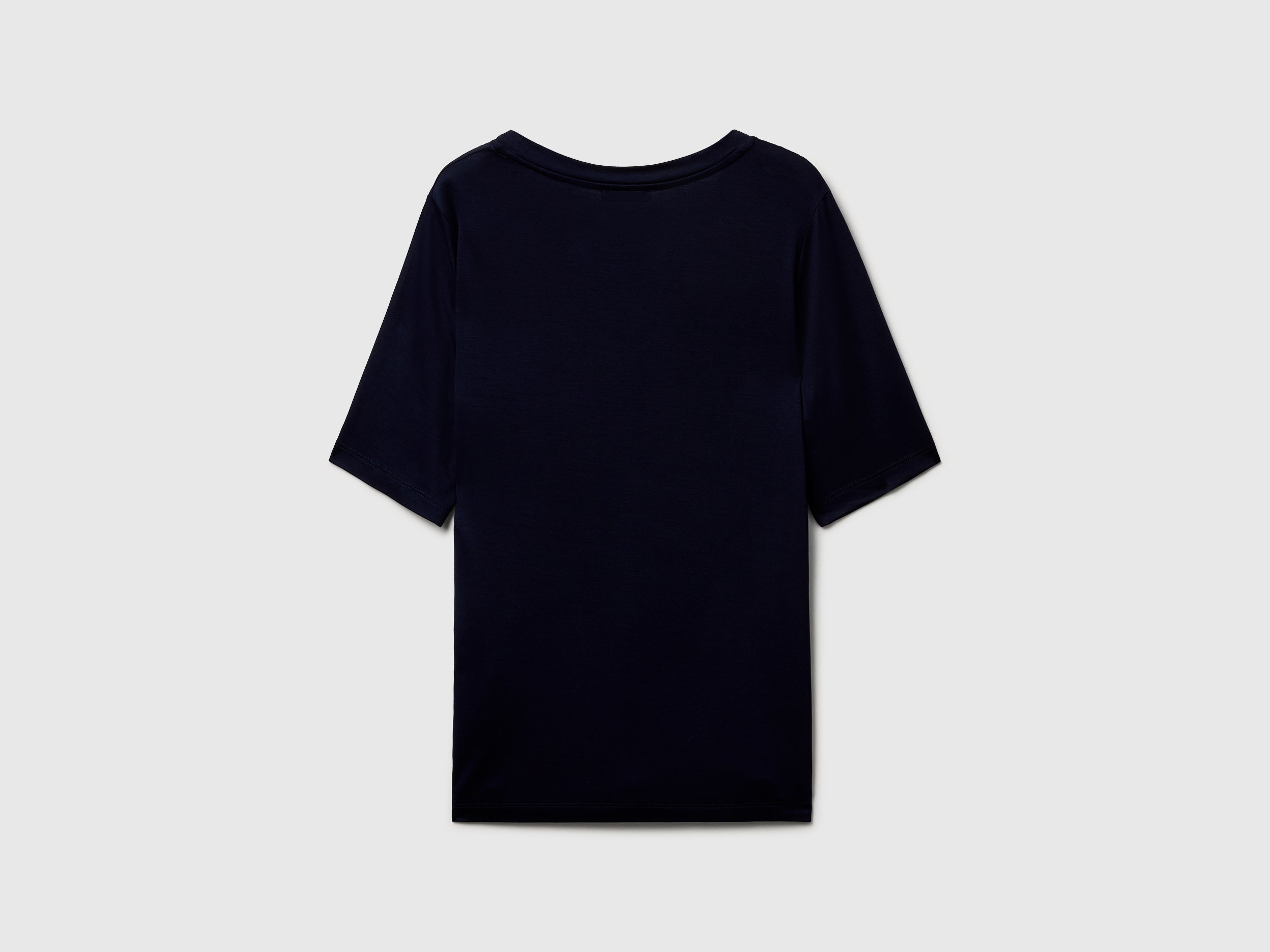 T-shirt decote em V em viscose stretch - ucb_image_BS