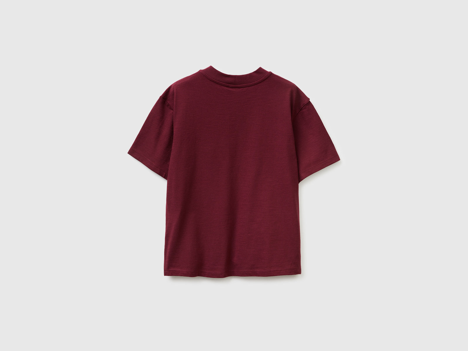 Crew neck t-shirt in lightweight cotton - ucb_image_BS