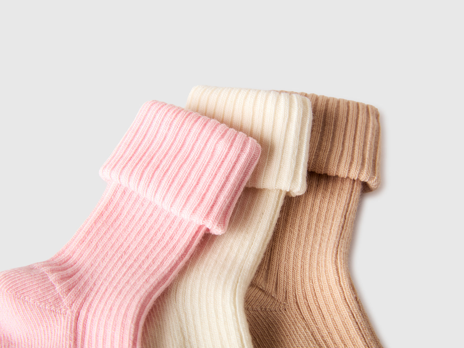 Three pairs of ribbed socks - ucb_image_DS1