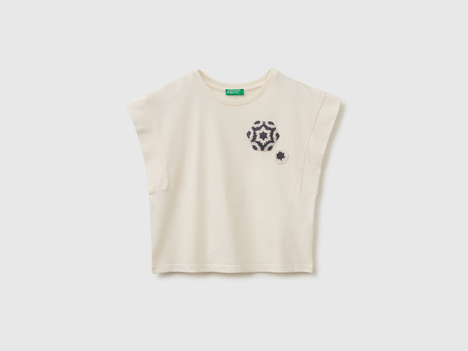 Sleeveless T-shirt with embroidery - ucb_image_FS