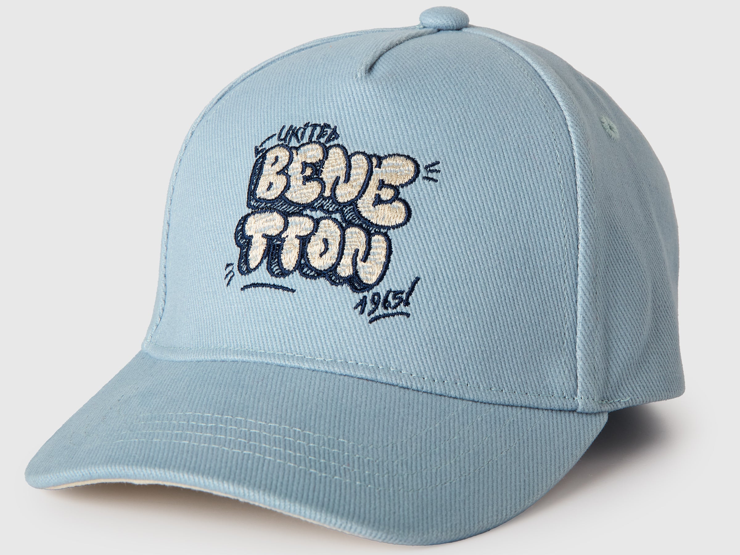 Light blue baseball cap with logo embroidery - ucb_image_DS1