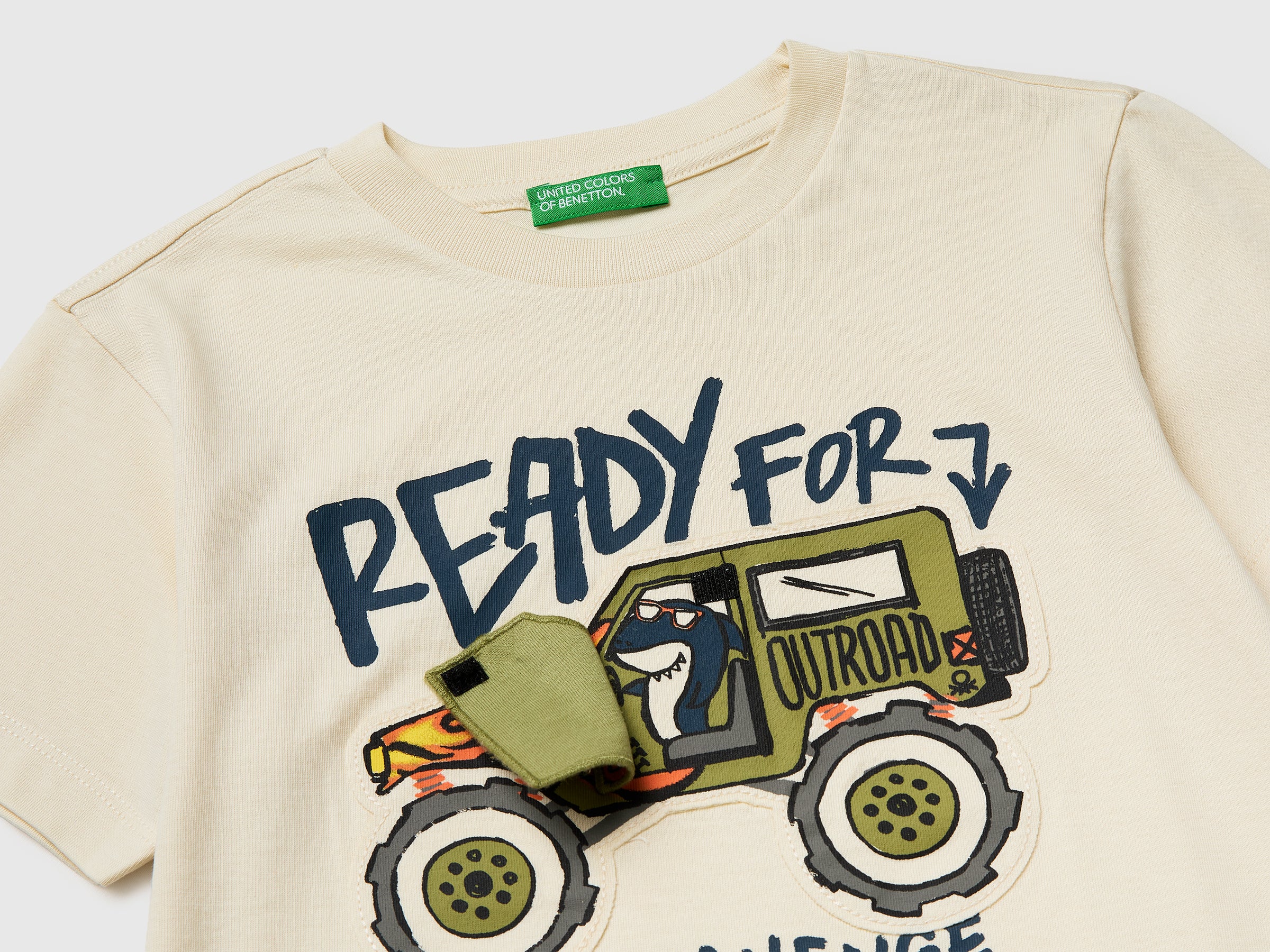 T-shirt with print and application - ucb_image_DS1