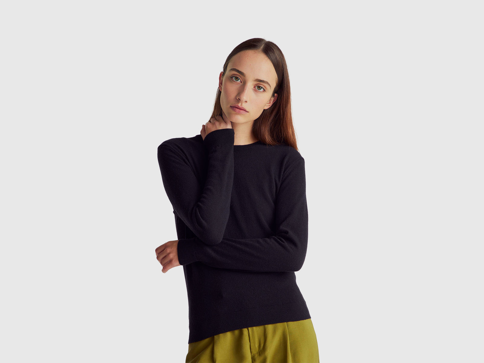 Camisola de gola redonda preta em pura lã Merino - ucb_image_F