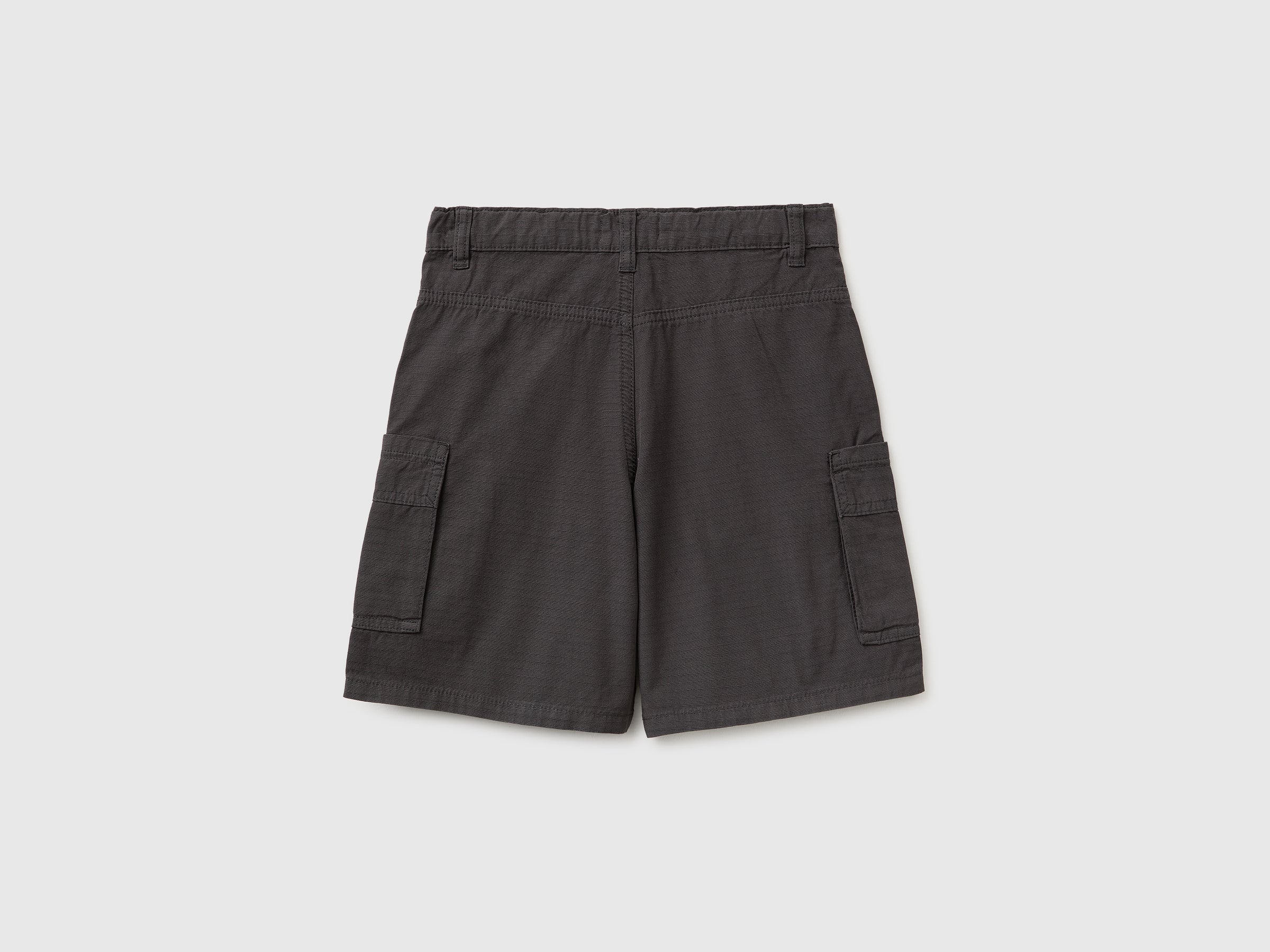 Bermuda shorts with pockets - ucb_image_BS