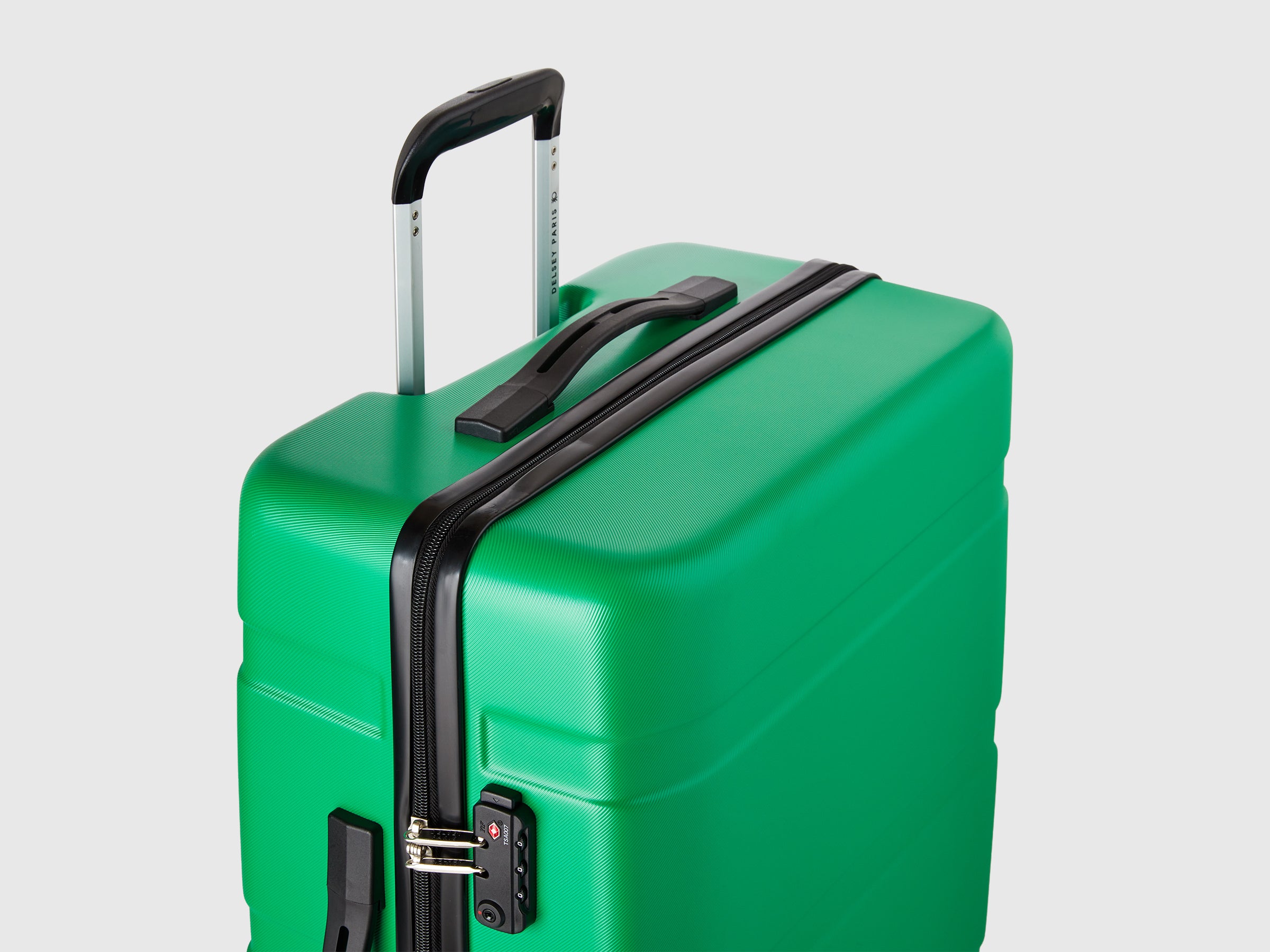 Medium rigid suitcase