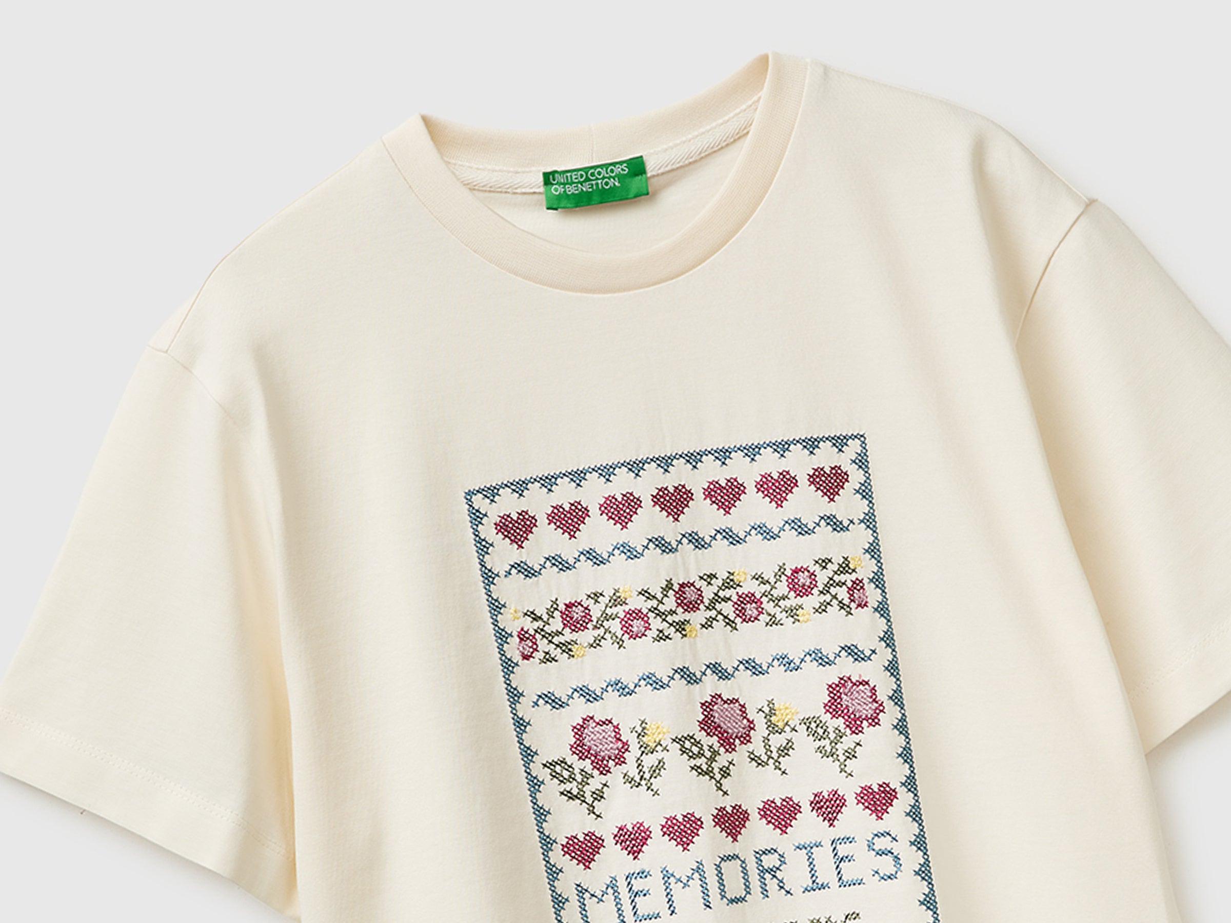 T-shirt with embroidery - ucb_image_FY