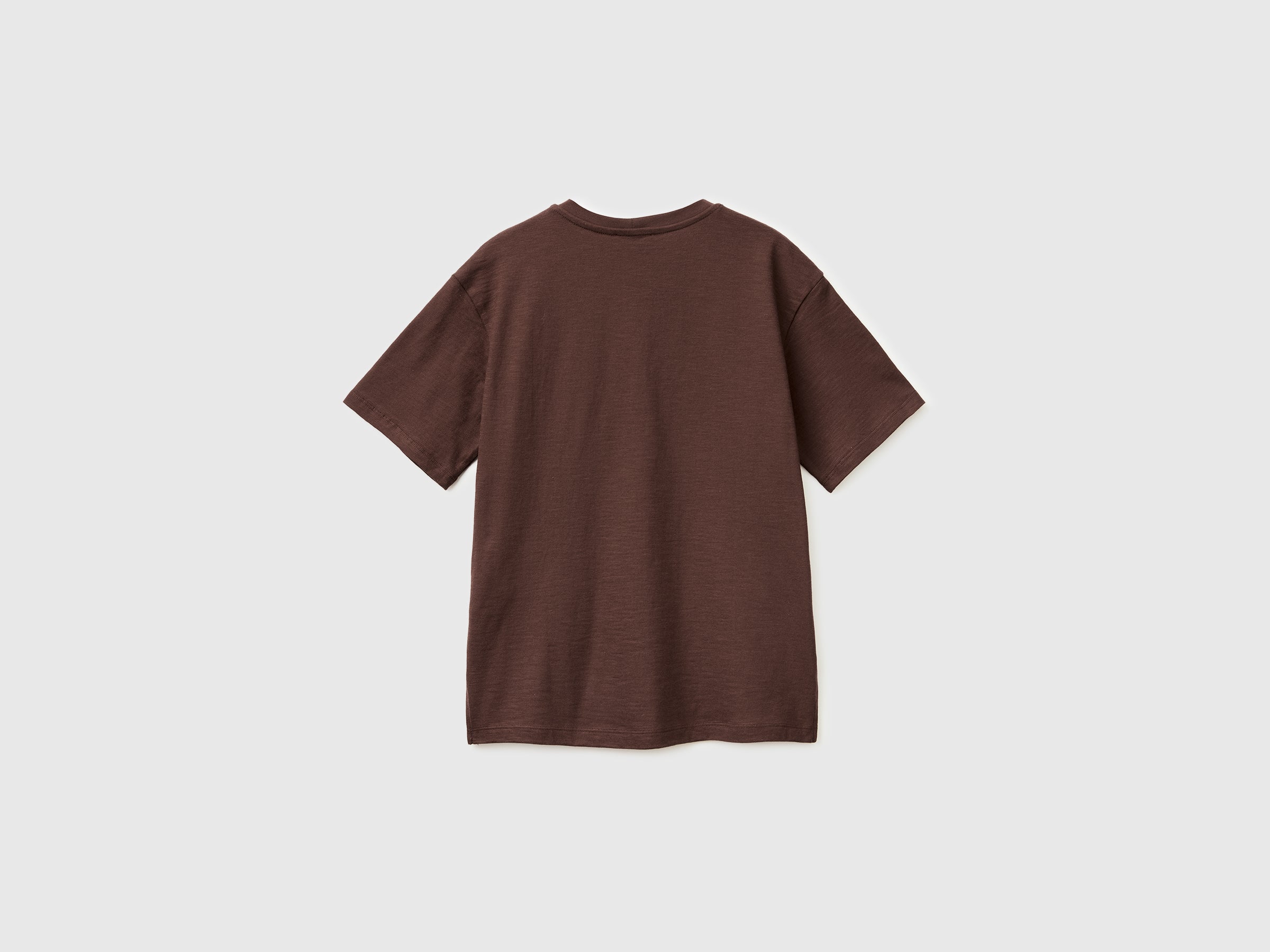 V-neck t-shirt in lightweight cotton - ucb_image_BS