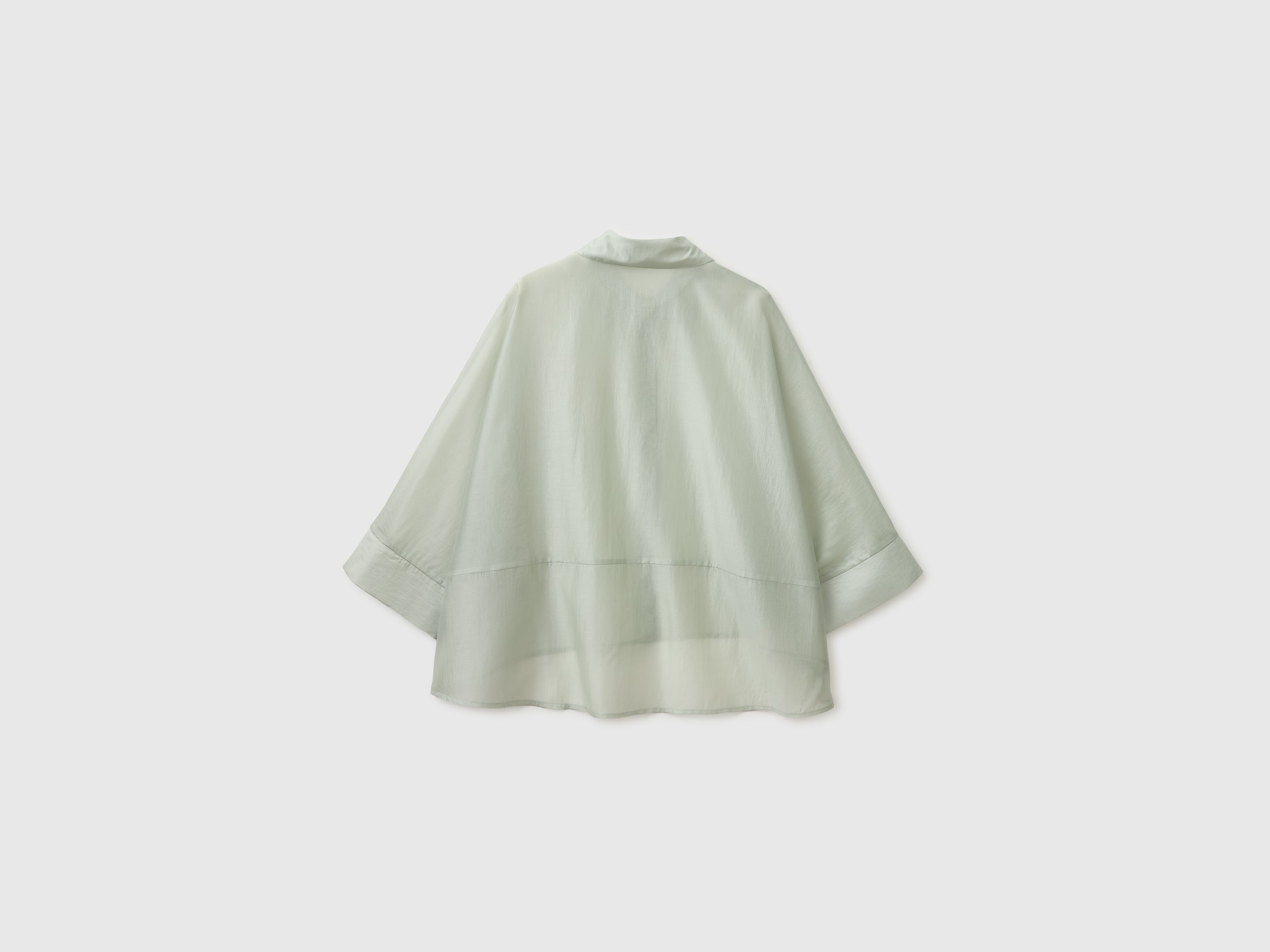 Flowing shirt - ucb_image_BS