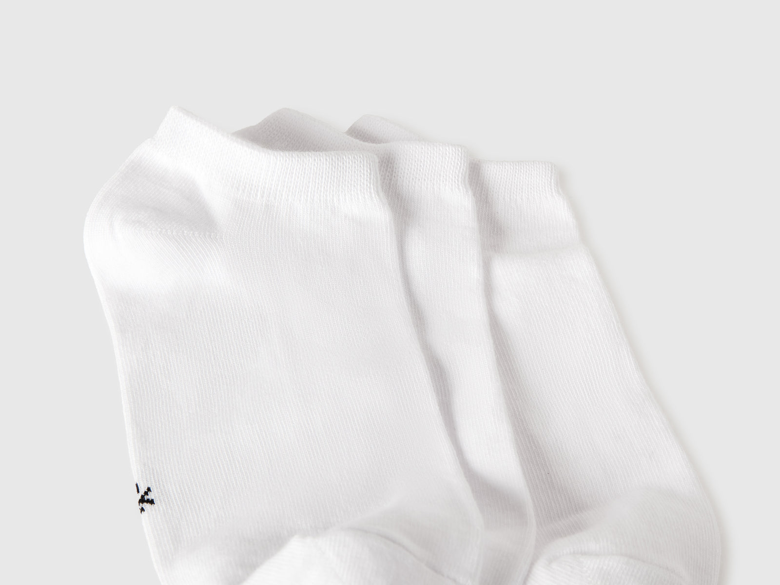 Three pairs of plain short socks - ucb_image_DS1