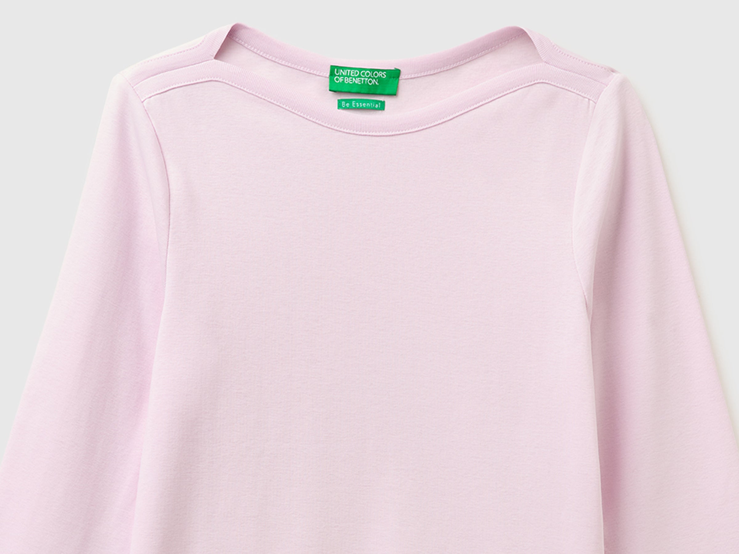 Slim fit t-shirt with boat neck - ucb_image_DS1