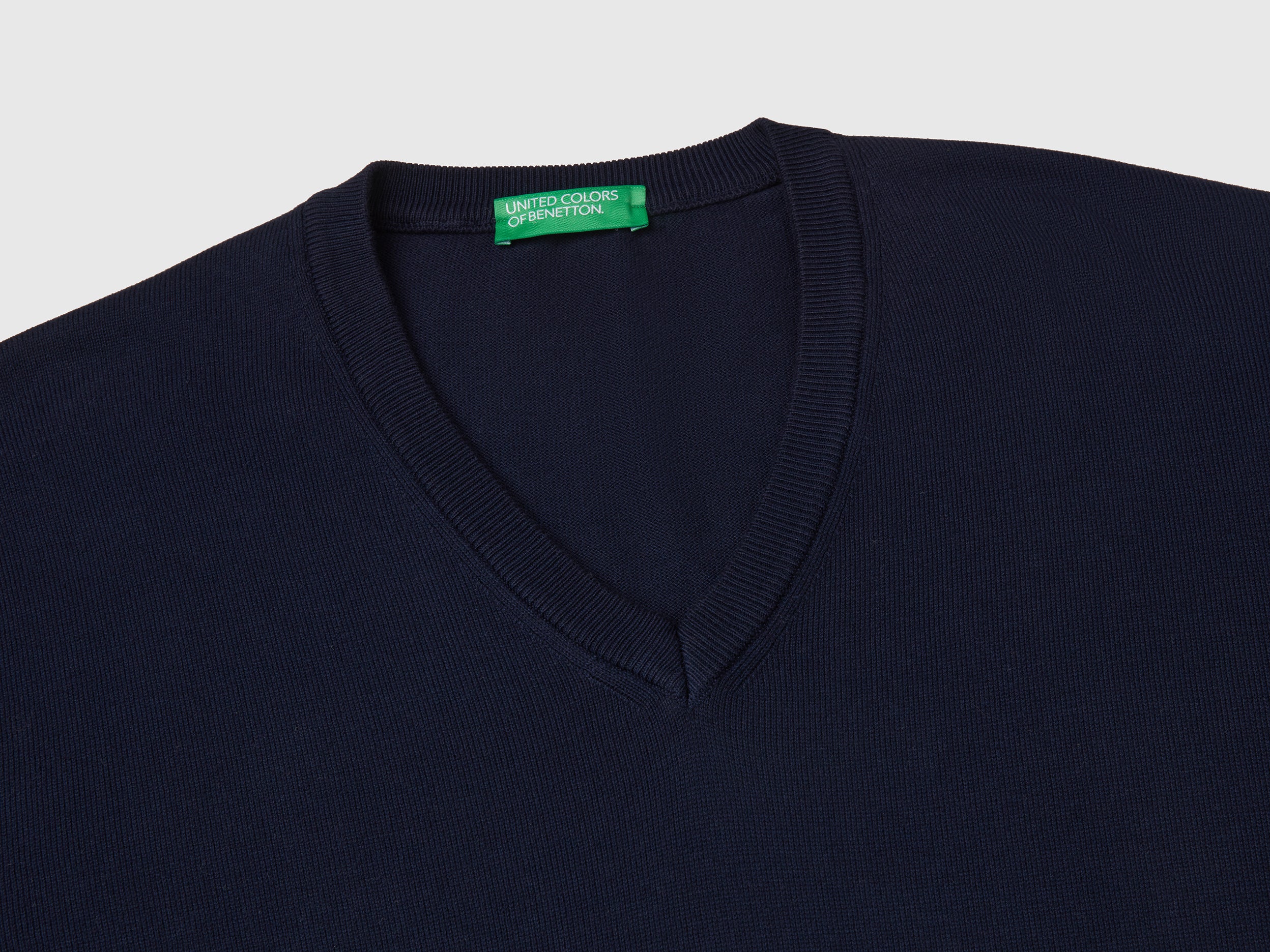 Pure cotton sweater with V-neck - ucb_image_DS1