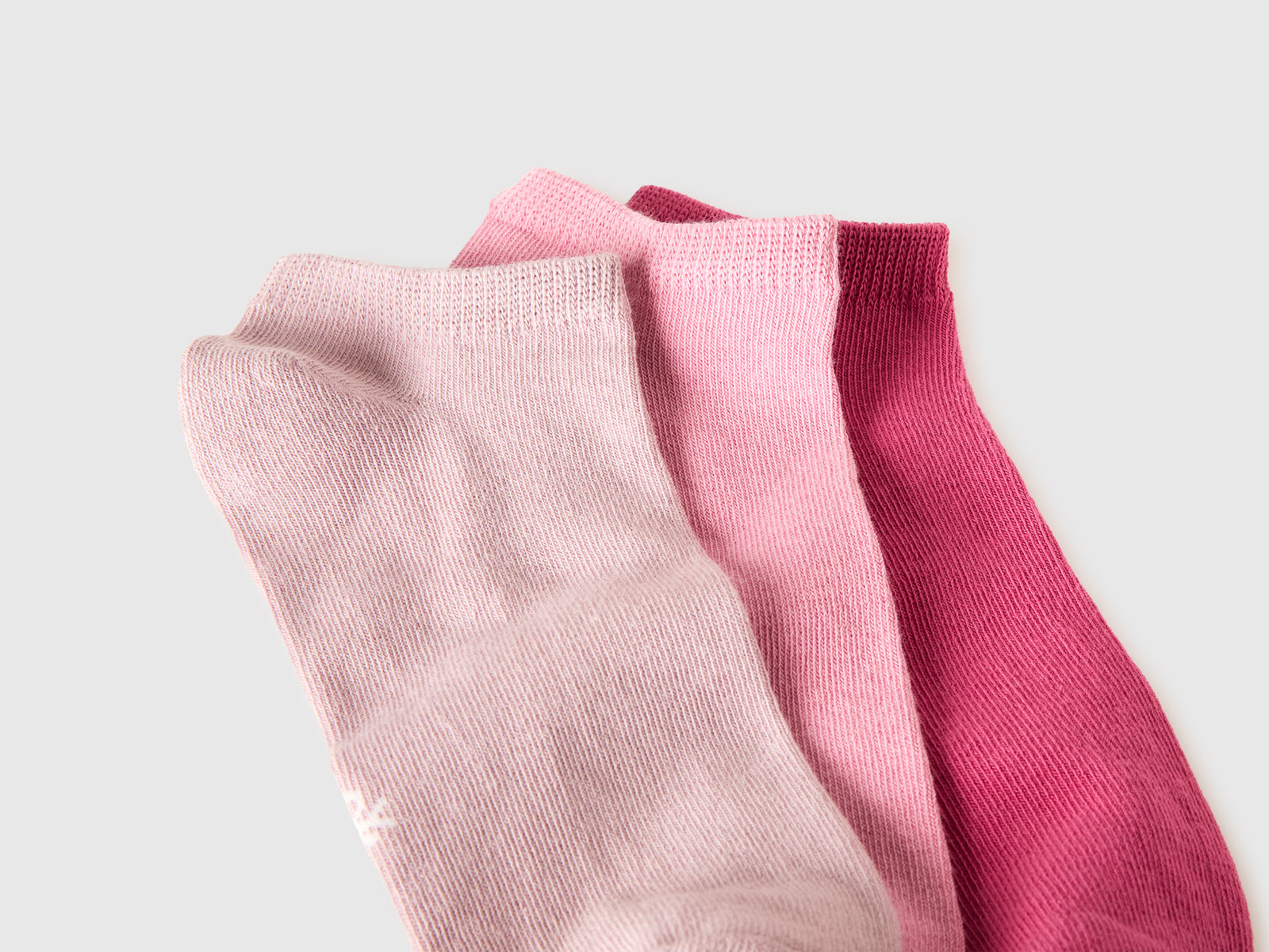 Three pairs of plain short socks - ucb_image_DS1
