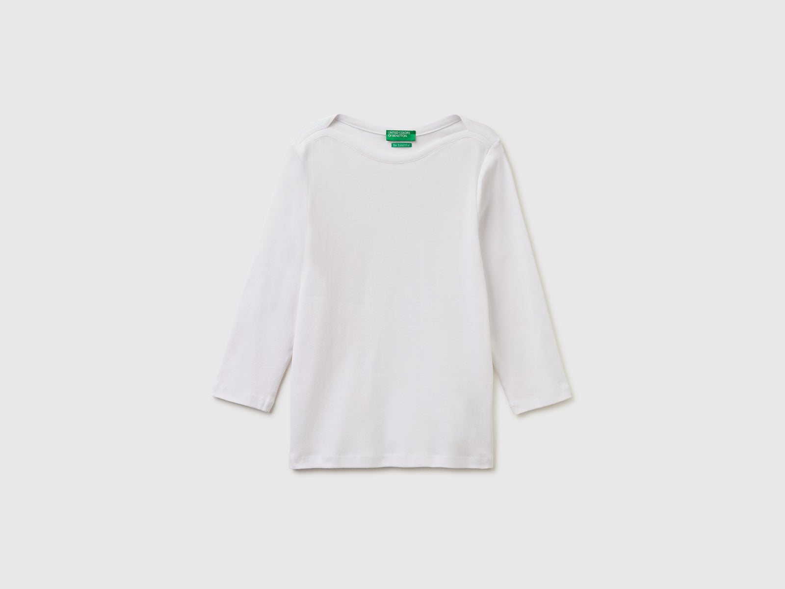 T-shirt slim fit com decote à barco - ucb_image_FS