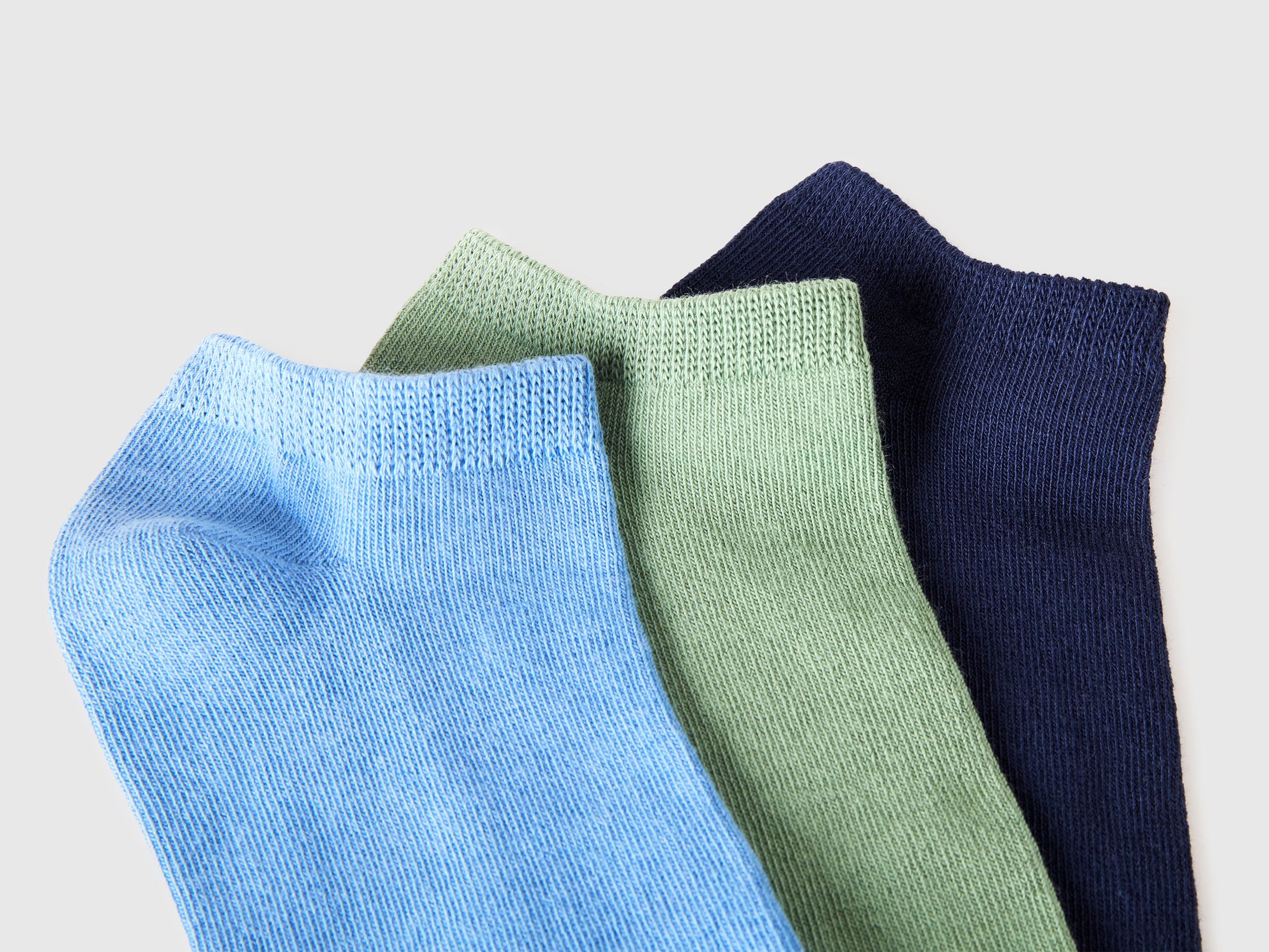 Three pairs of plain short socks - ucb_image_DS1