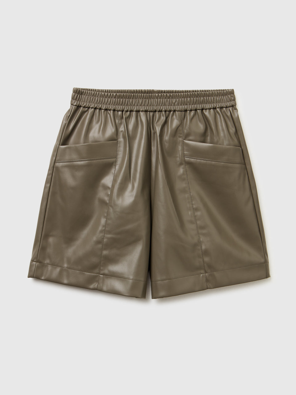 Bermudas em tecido efeito pele - ucb_image_FS