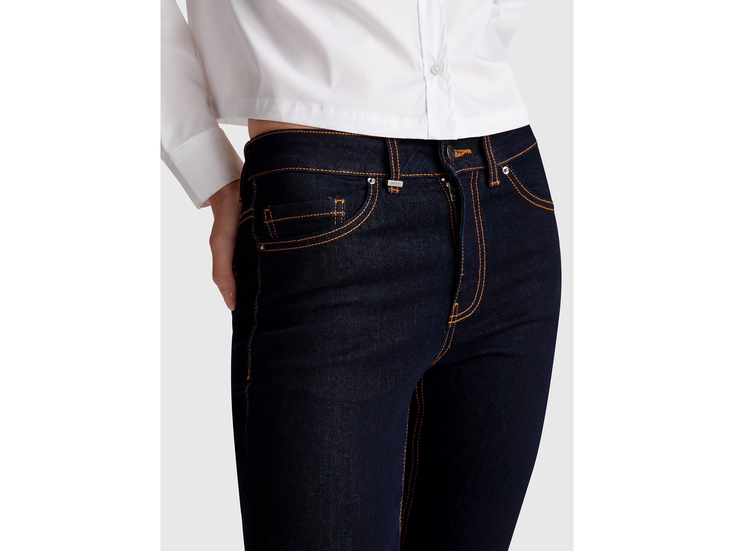 Jeans cropped em algodão  - ucb_image_FY