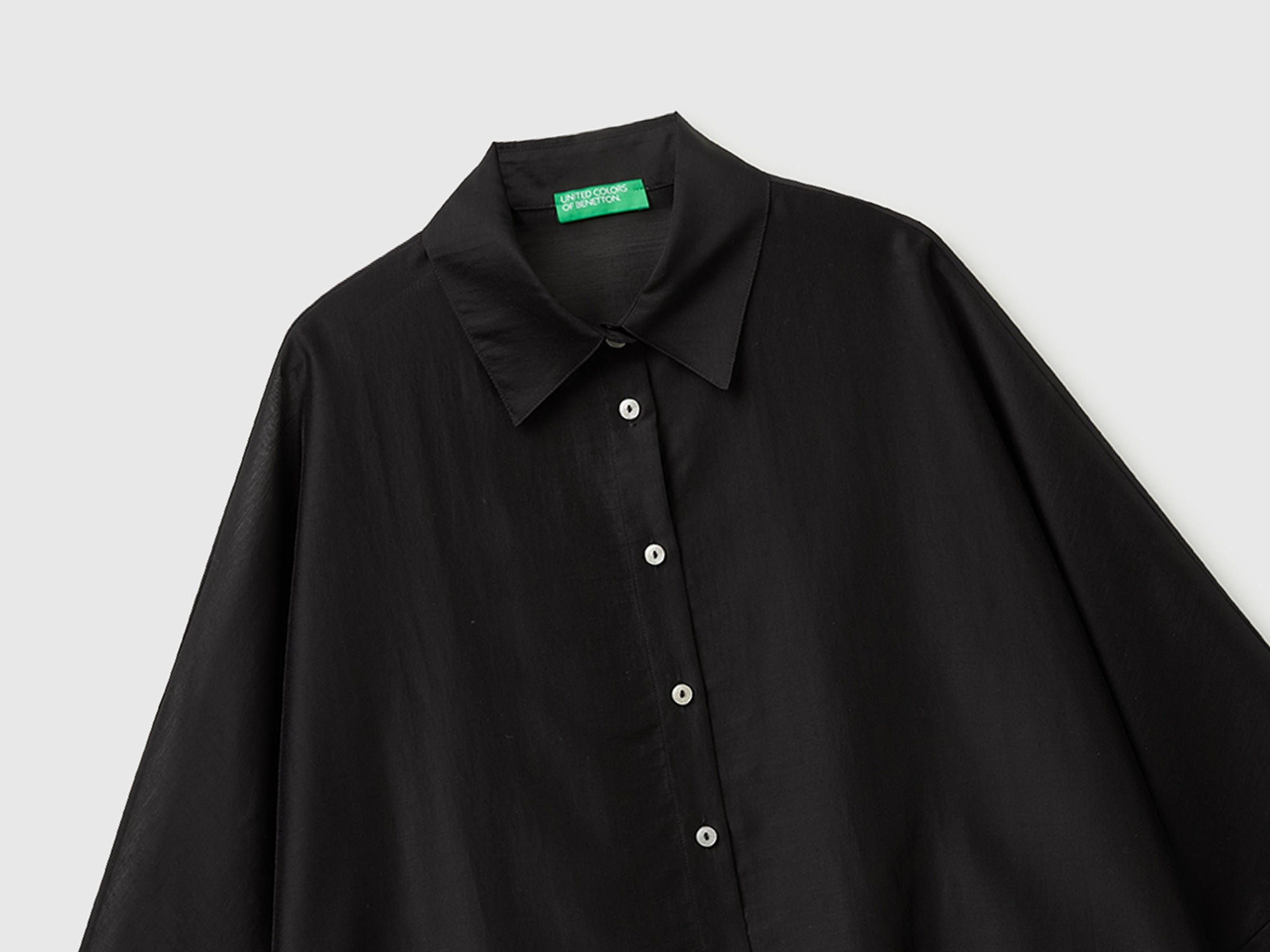 Flowing shirt - ucb_image_DS1