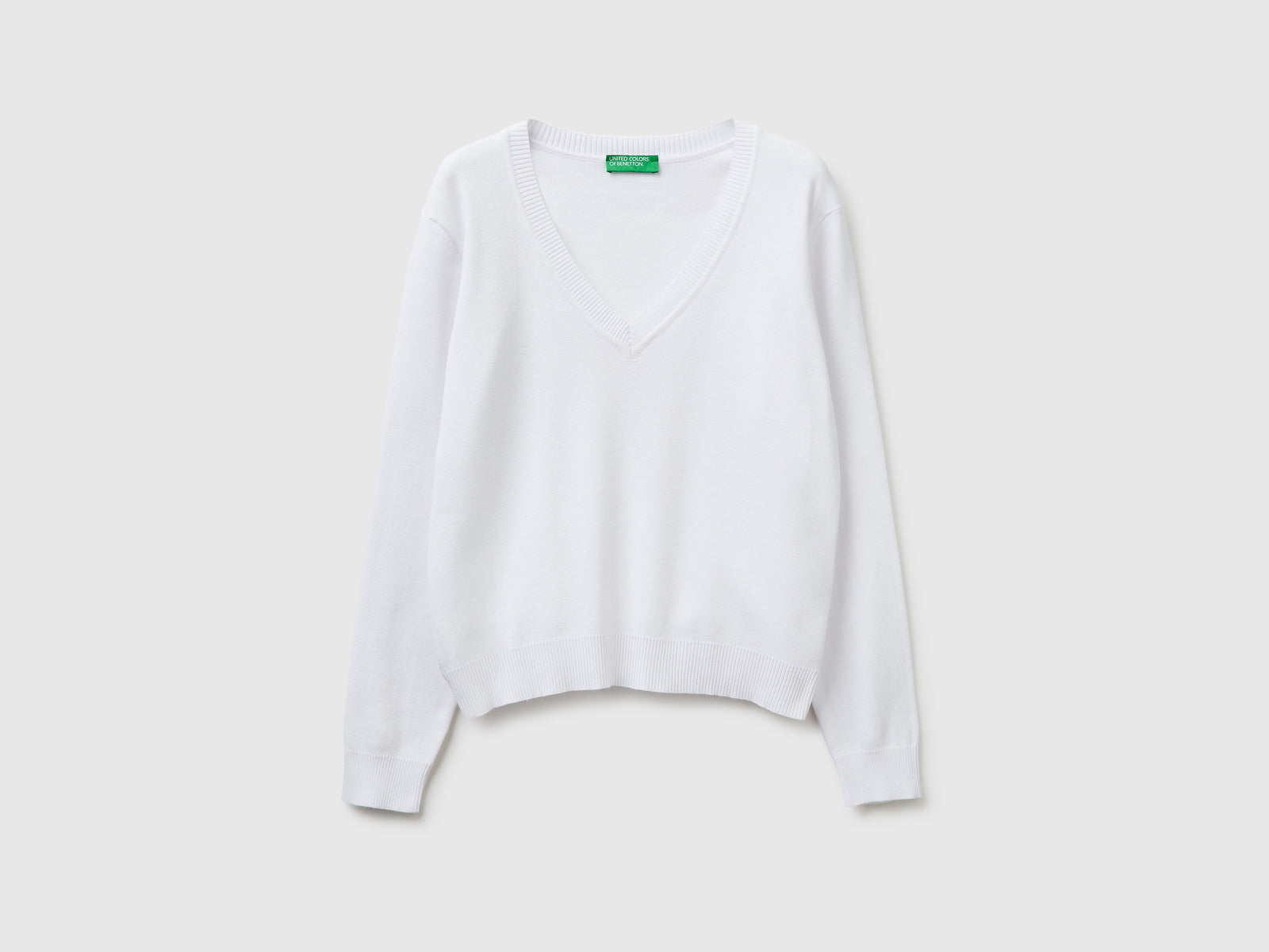 Camisola branca em algodão tricô com decote em V - ucb_image_FS