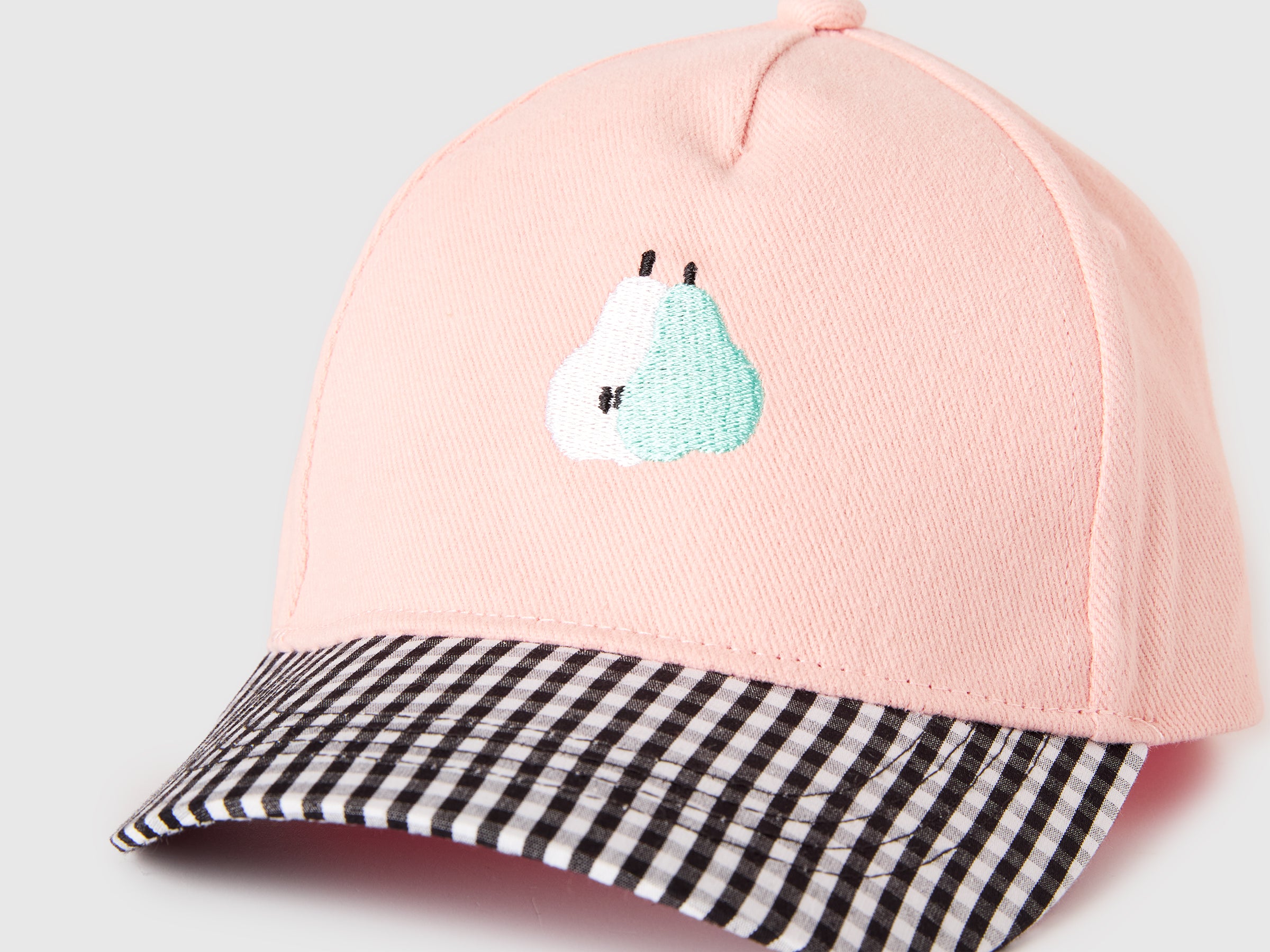 Baseball cap with pear embroidery - ucb_image_DS1