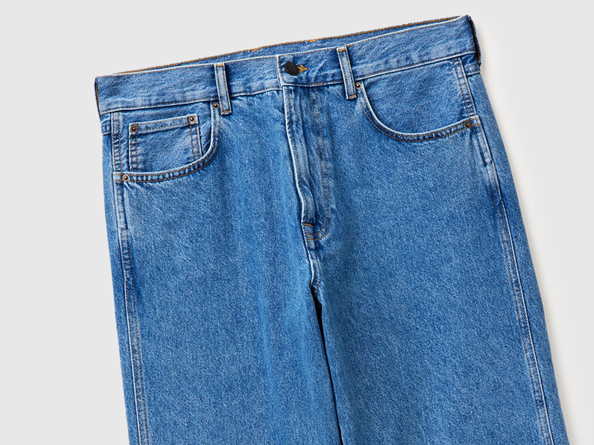 Regular fit light wash jeans - ucb_image_DS1