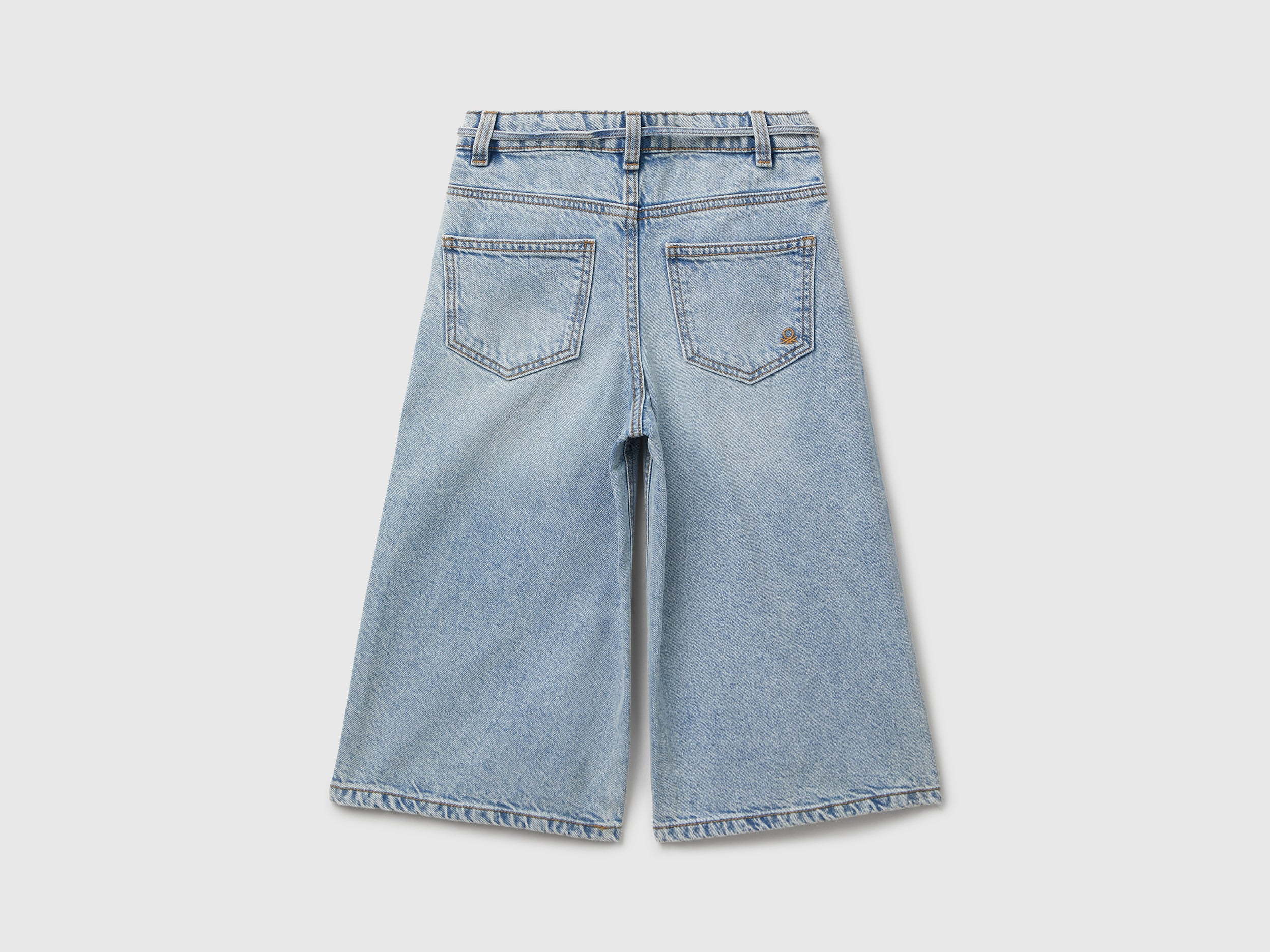 Jeans pelo joelho com cinto - ucb_image_BS
