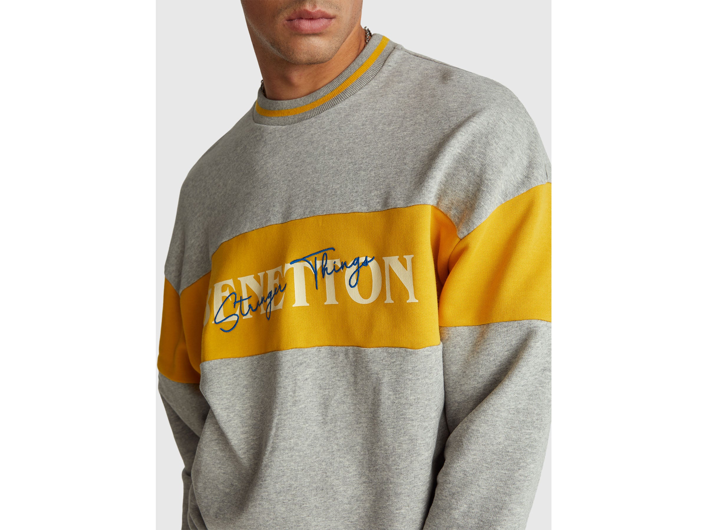 Sweat color block Stranger Things - ucb_image_FY