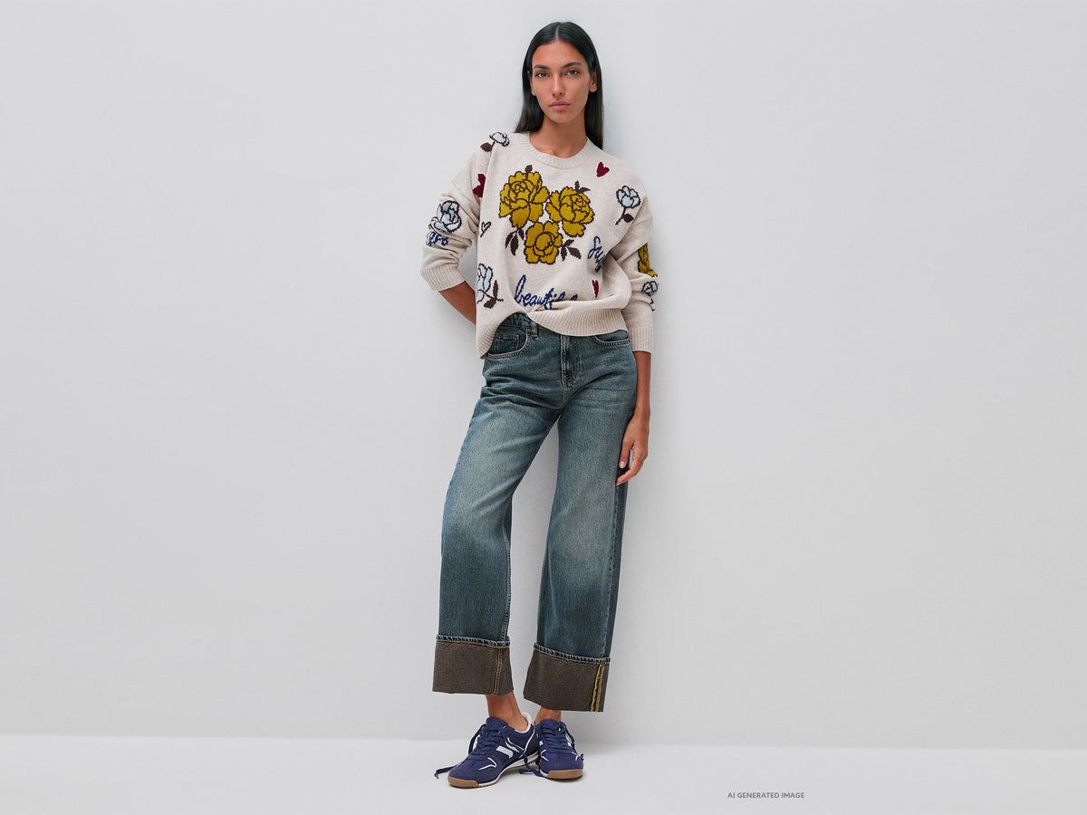 100% wool sweater with floral inlay