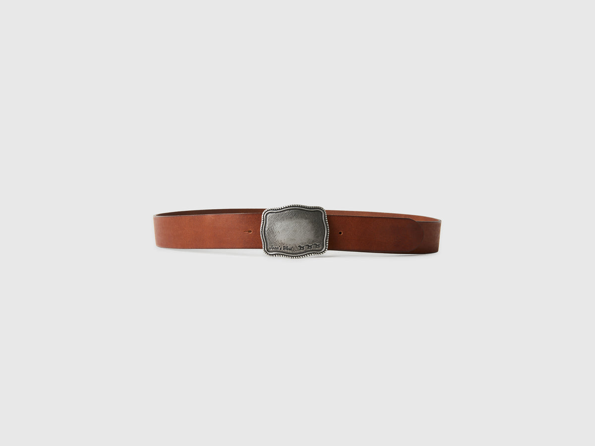 Leather belt with logo buckle