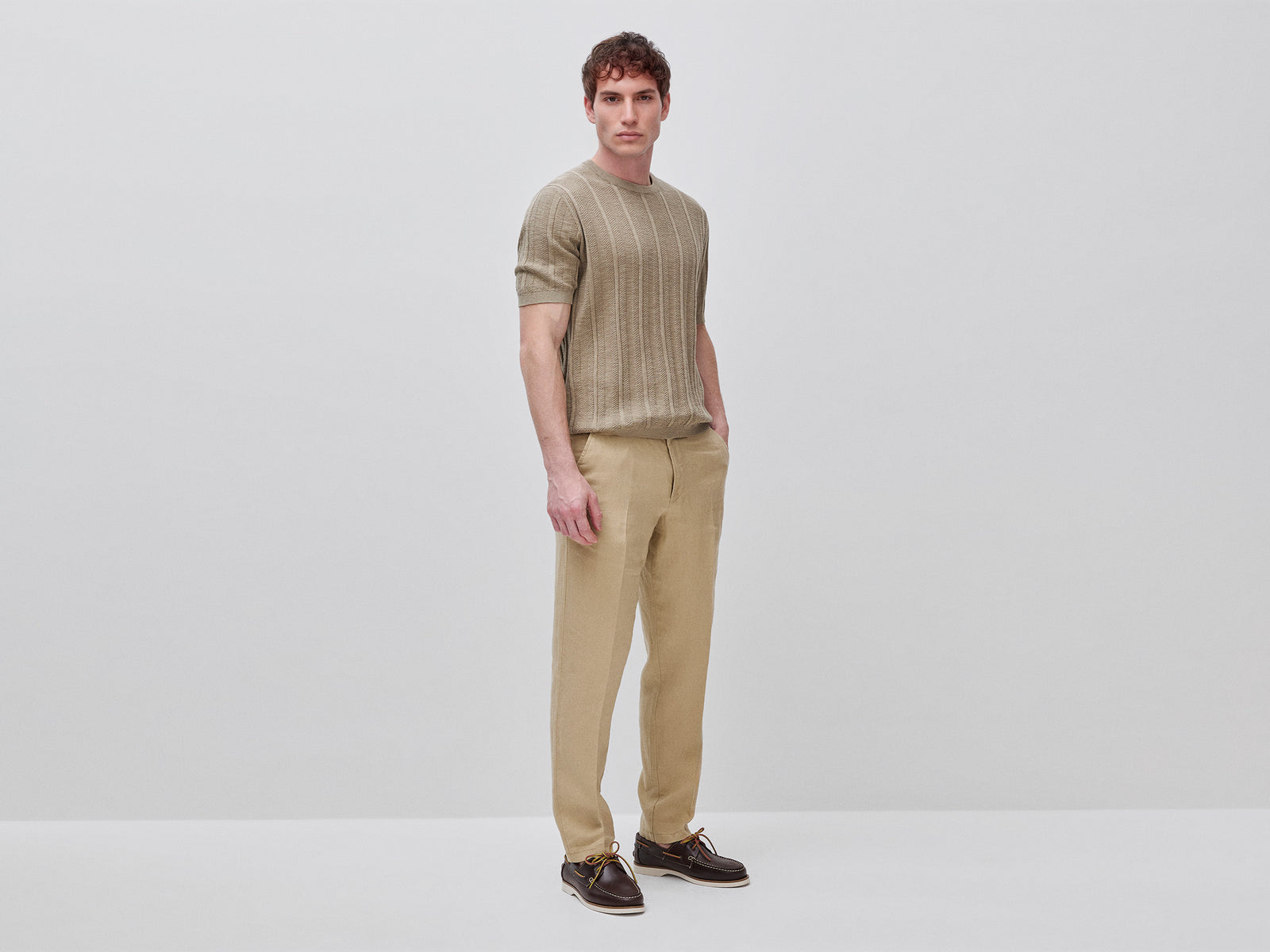 Straight chinos in pure linen
