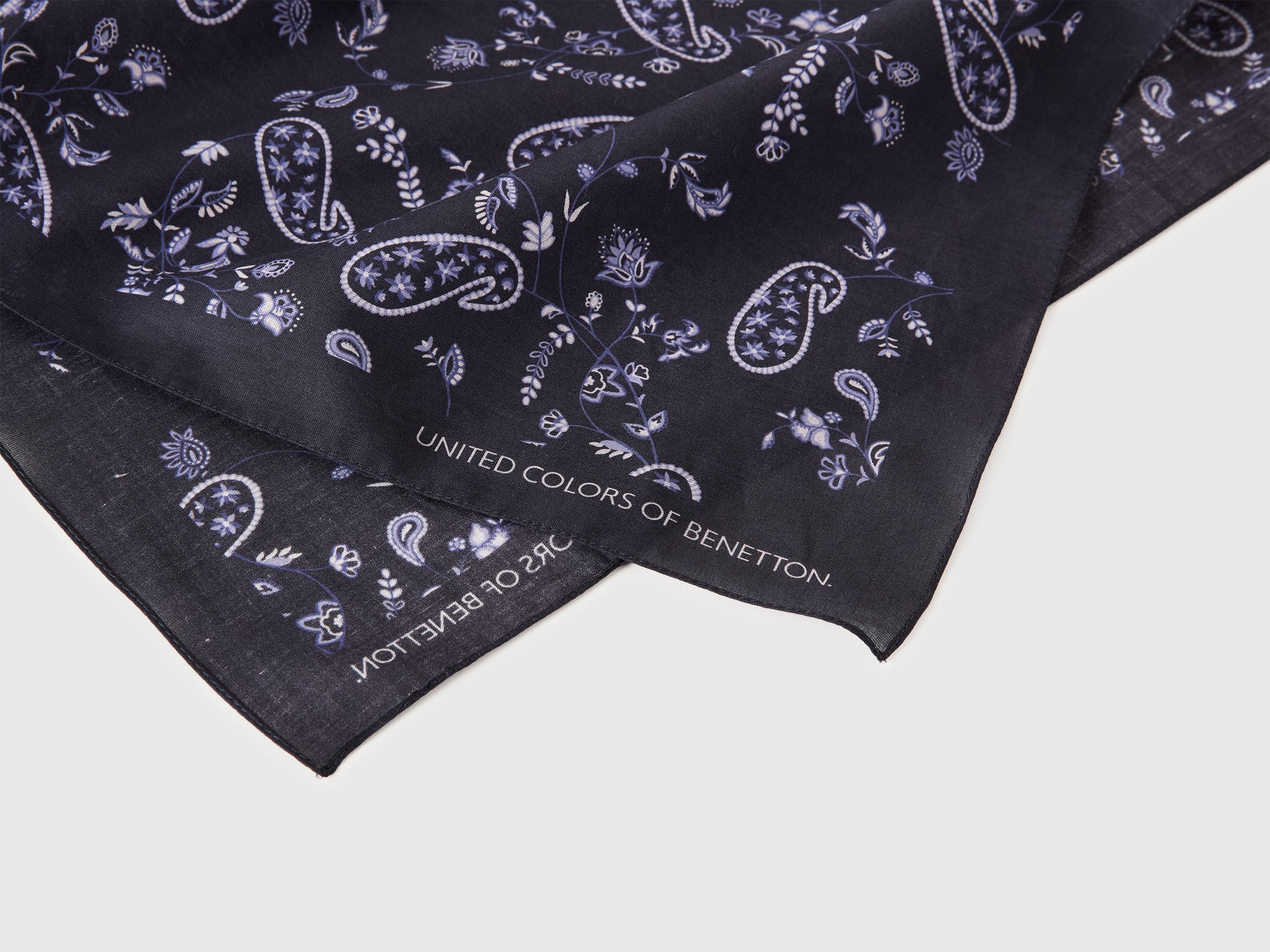 Paisley print bandana - ucb_image_DS1