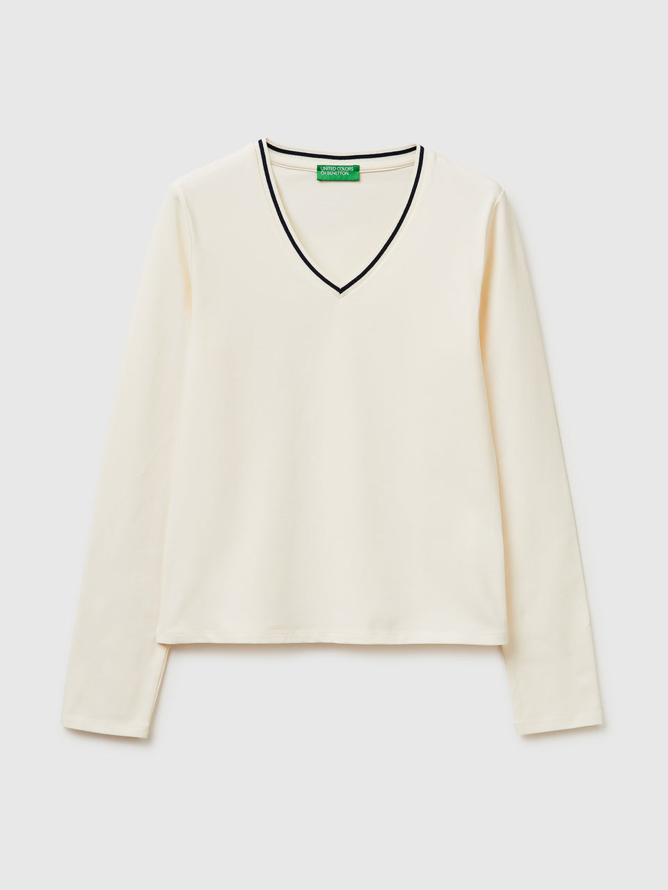 Fitted V-neck T-shirt - ucb_image_FS