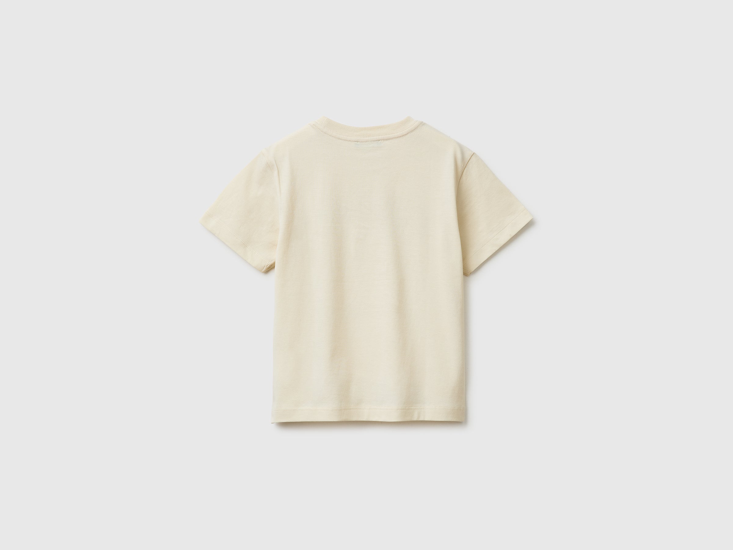 T-shirt with print and application - ucb_image_BS