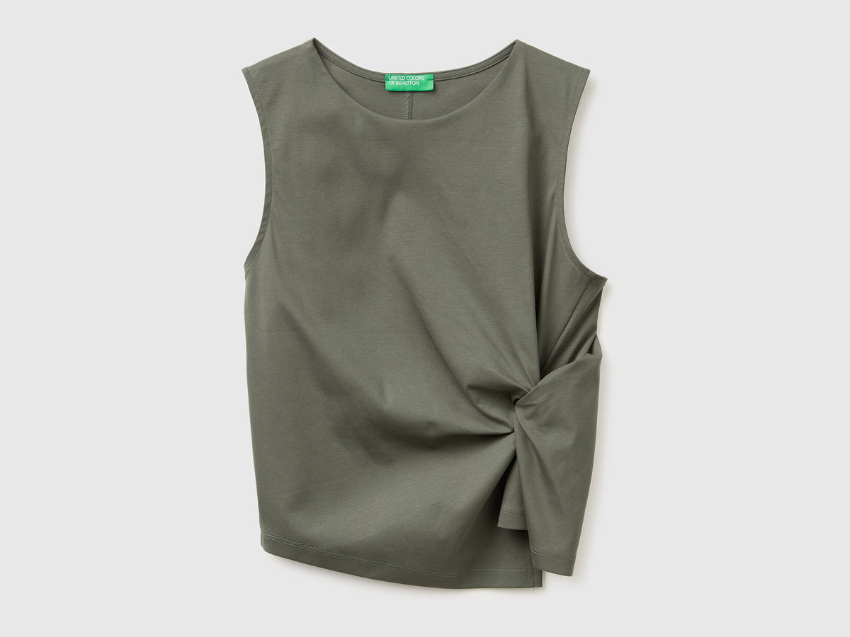 Top with knot - ucb_image_FS
