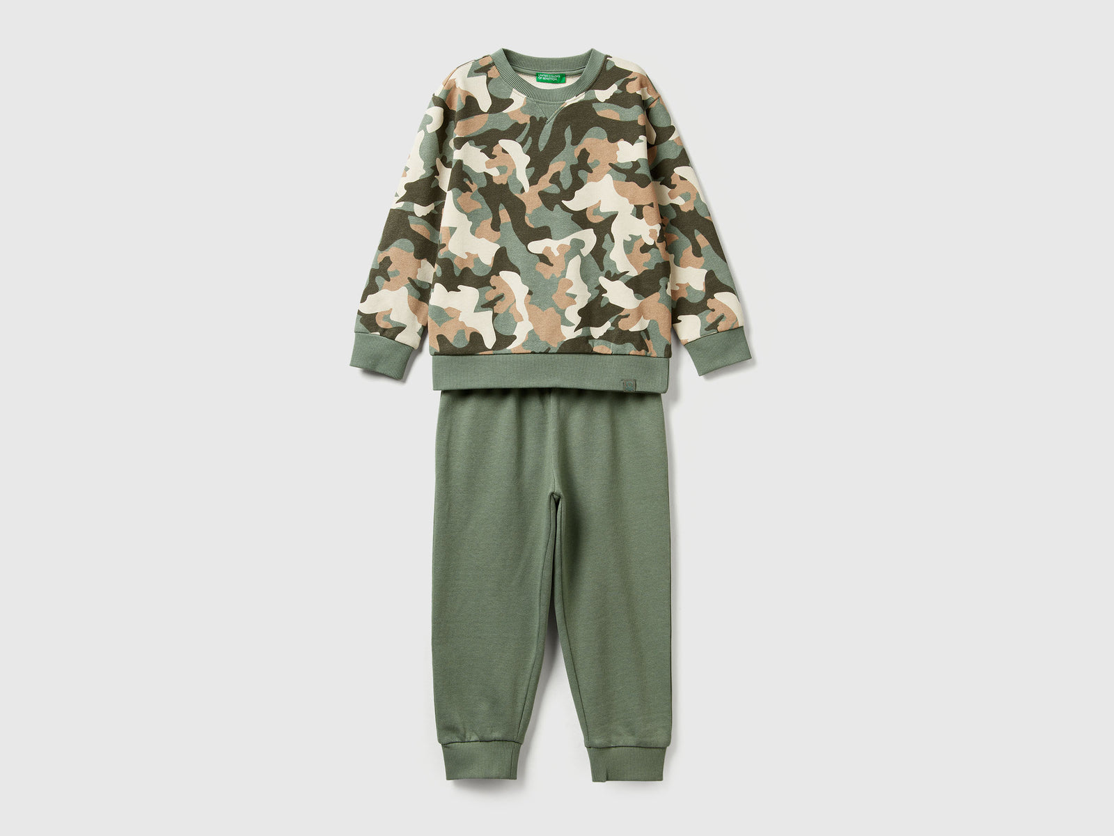 Conjunto com estampado camuflagem - ucb_image_FS