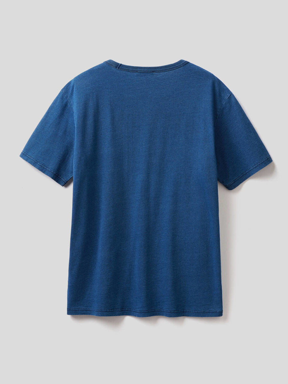 T-shirt in puro cotone con tintura indaco image number 2