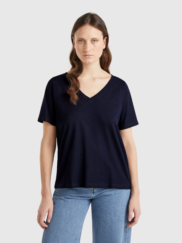 T-shirt scollo a V in cotone fiammato Donna