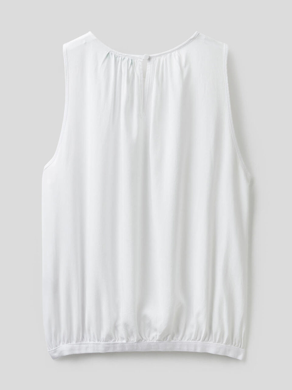 Blusa smanicata con arricciature image number 2