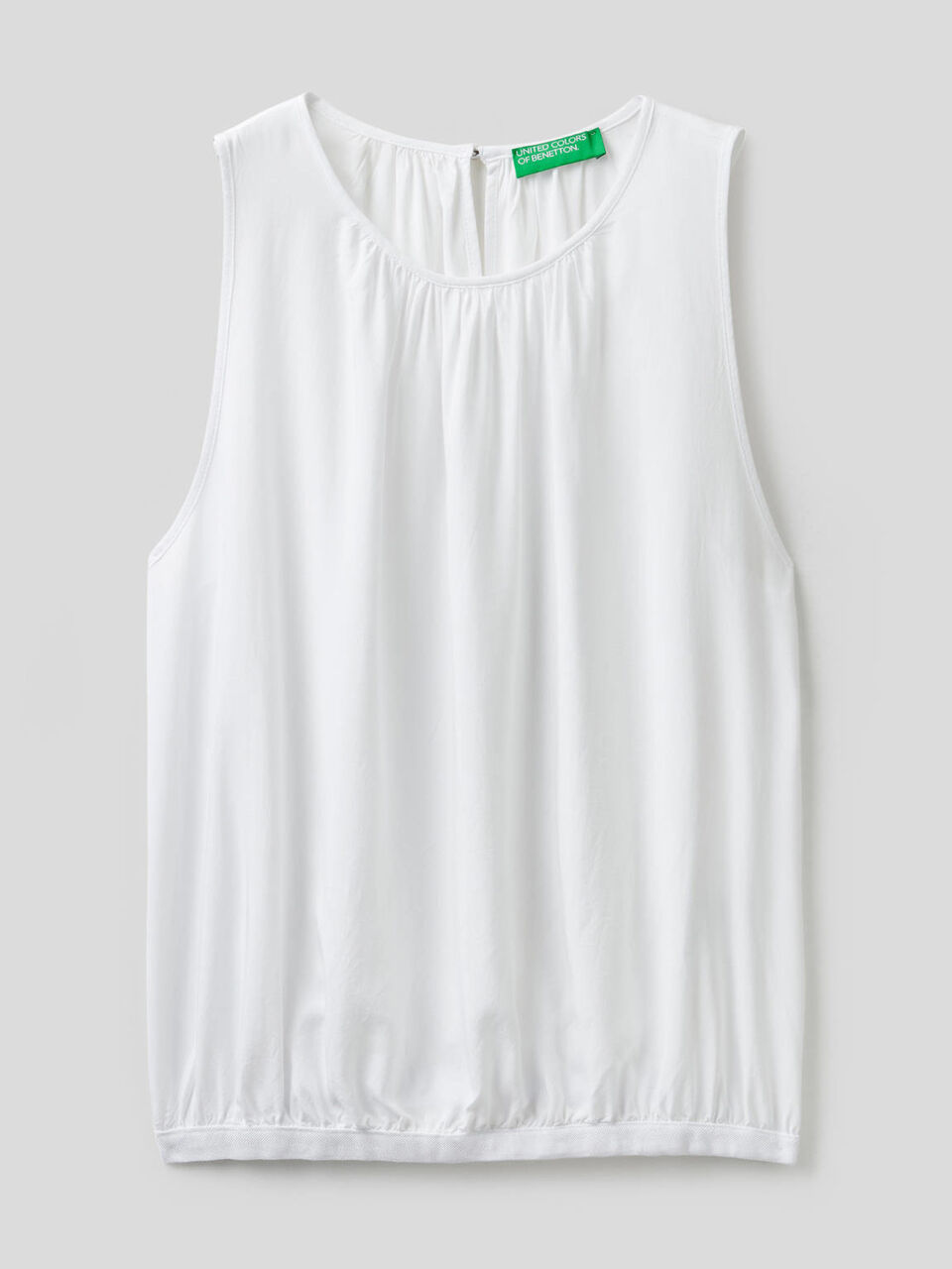 Blusa smanicata con arricciature image number 1