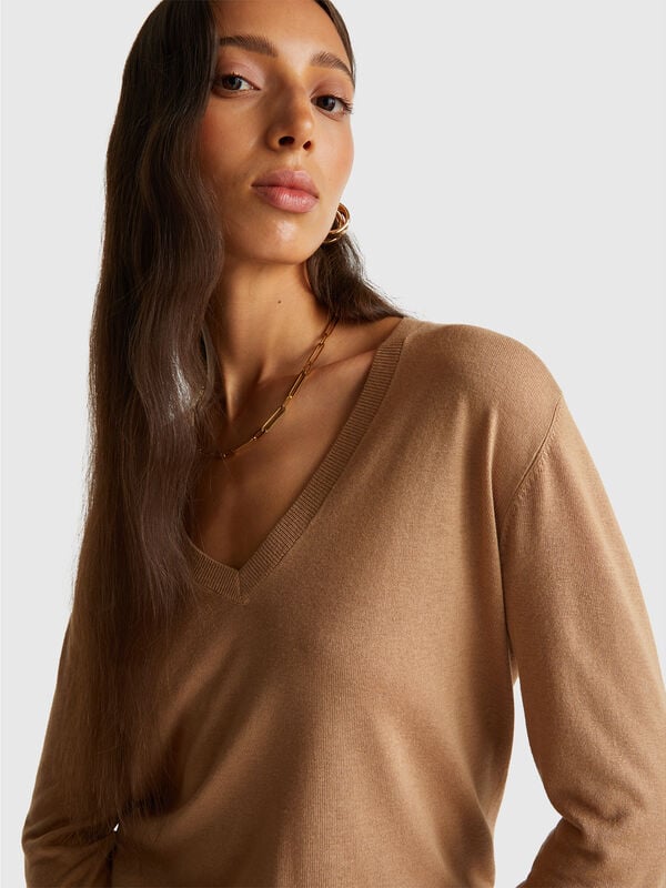 Maglia con scollo a V in misto seta Donna