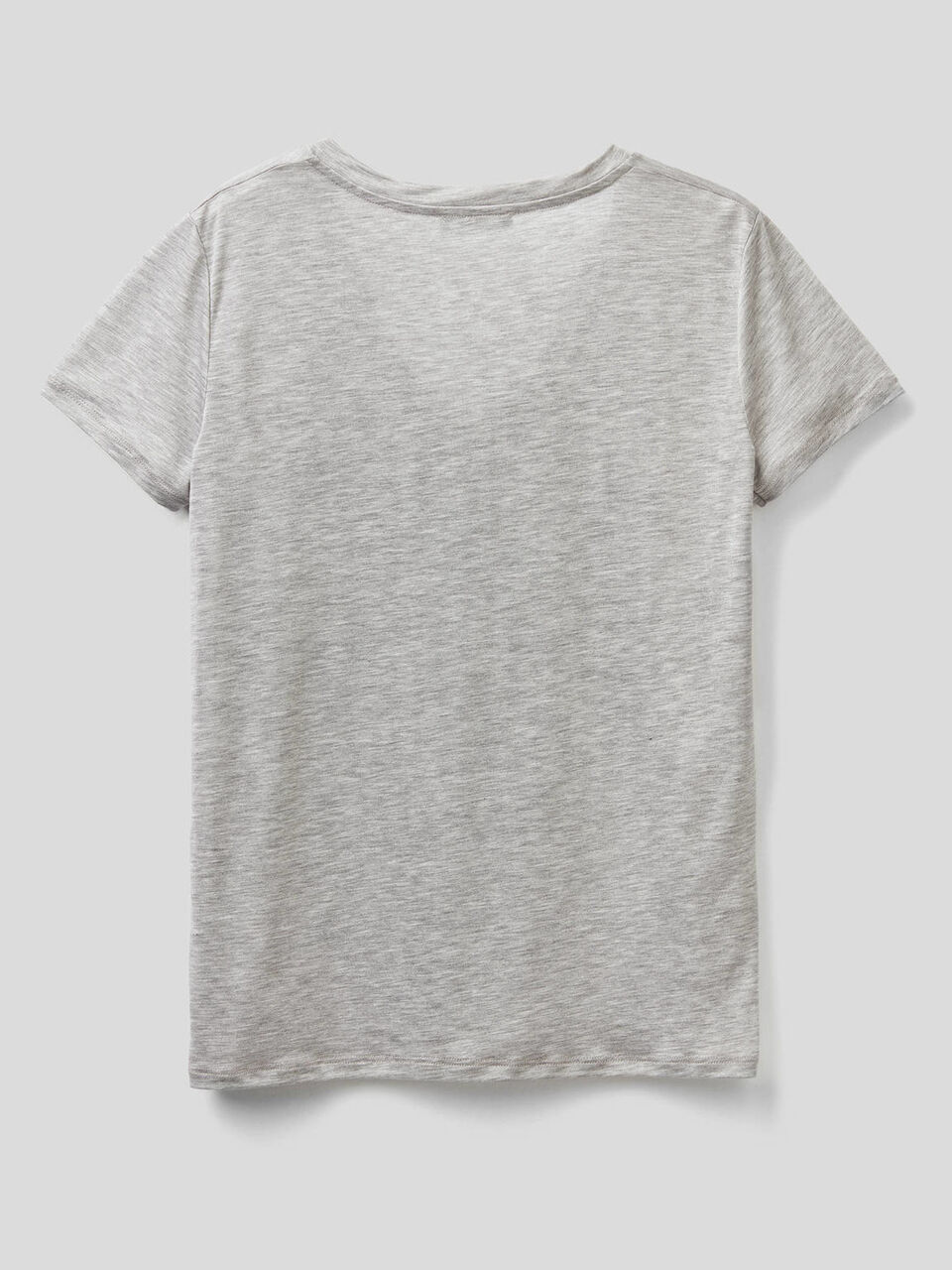 T-shirt con scollo a V image number 2