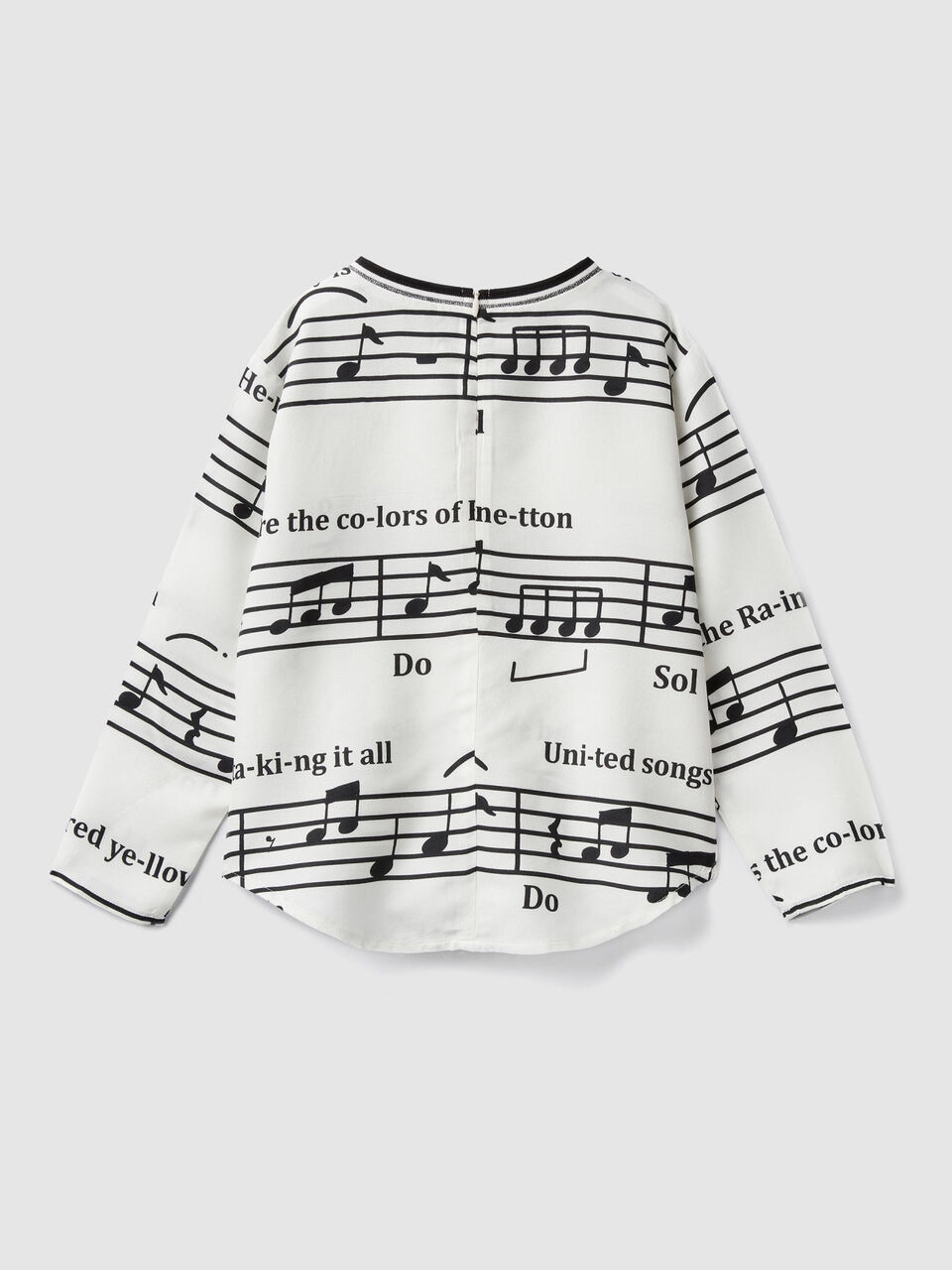 Blusa con stampa note musicali image number 2