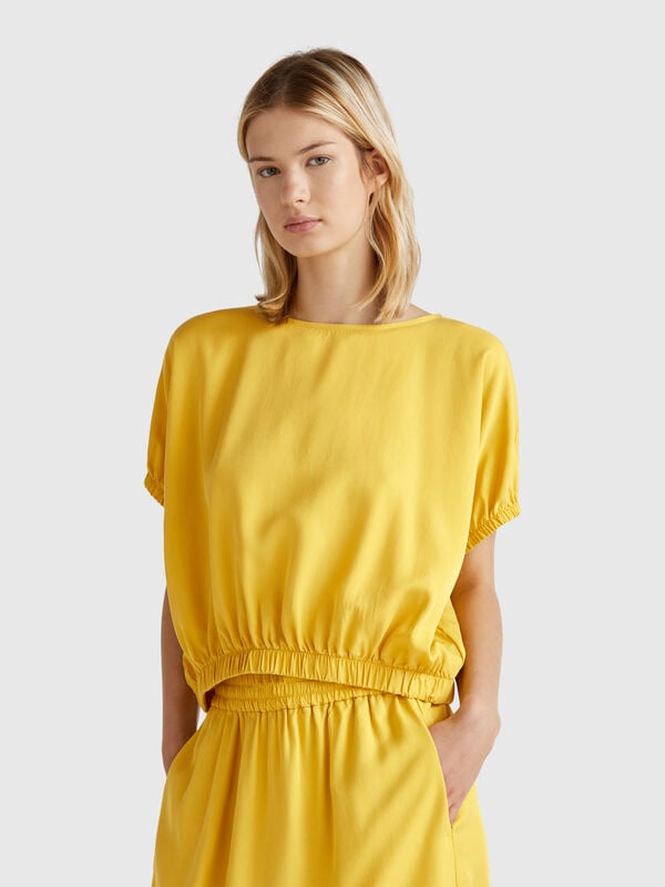 Top cropped Donna