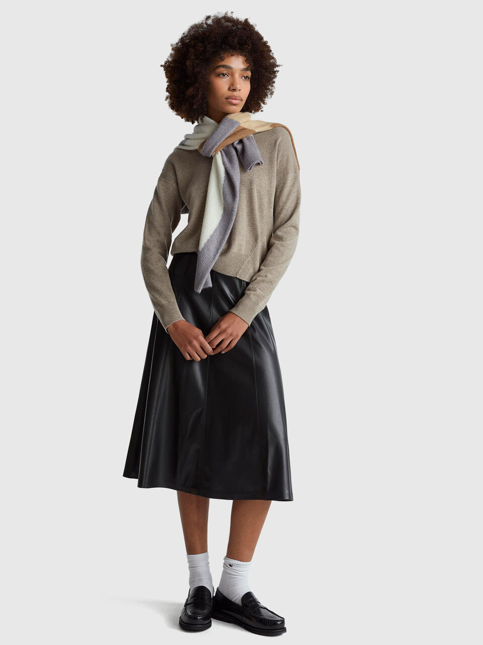 MAGLIA SCOLLO V M/L Donna image number null