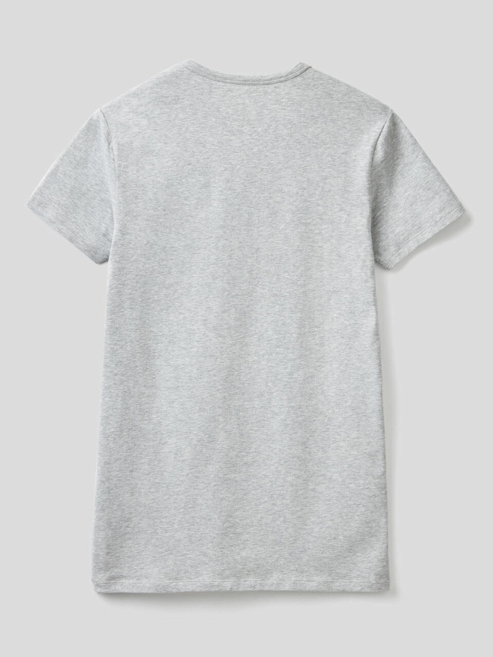 T-shirt basica con scollo a V image number 2