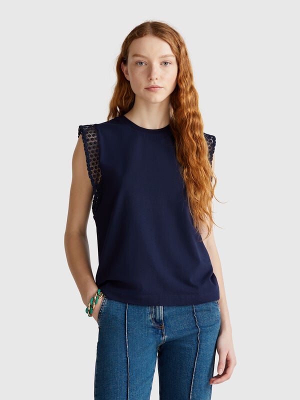 Top smanicato con macramè Donna