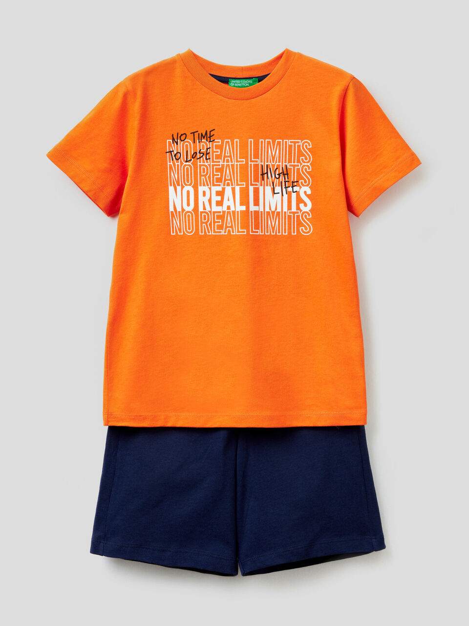 Completo t-shirt e bermuda image number 1