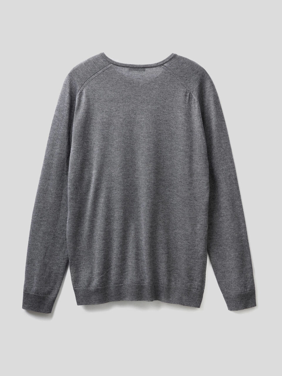 Maglia con scollo a V image number 2